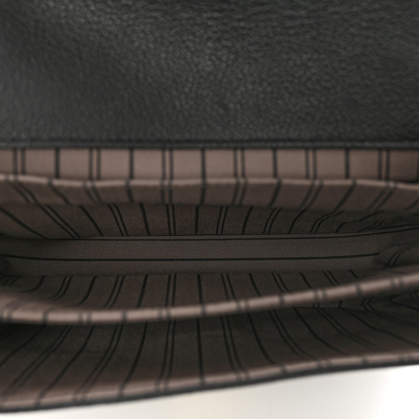 LOUIS VUITTON Empreinte Pochette Metis Black