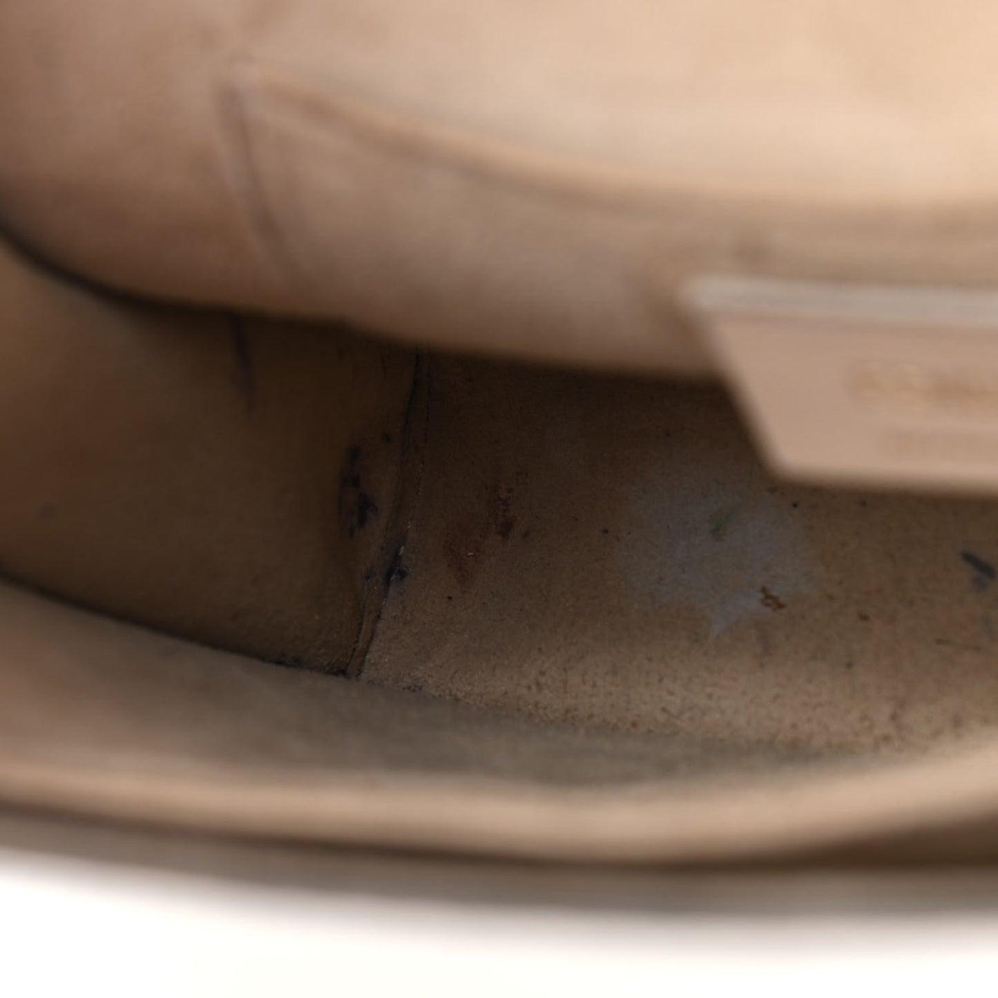 Vitello Liberty FF 1974 Embossed Kan I Shoulder Bag Camelia