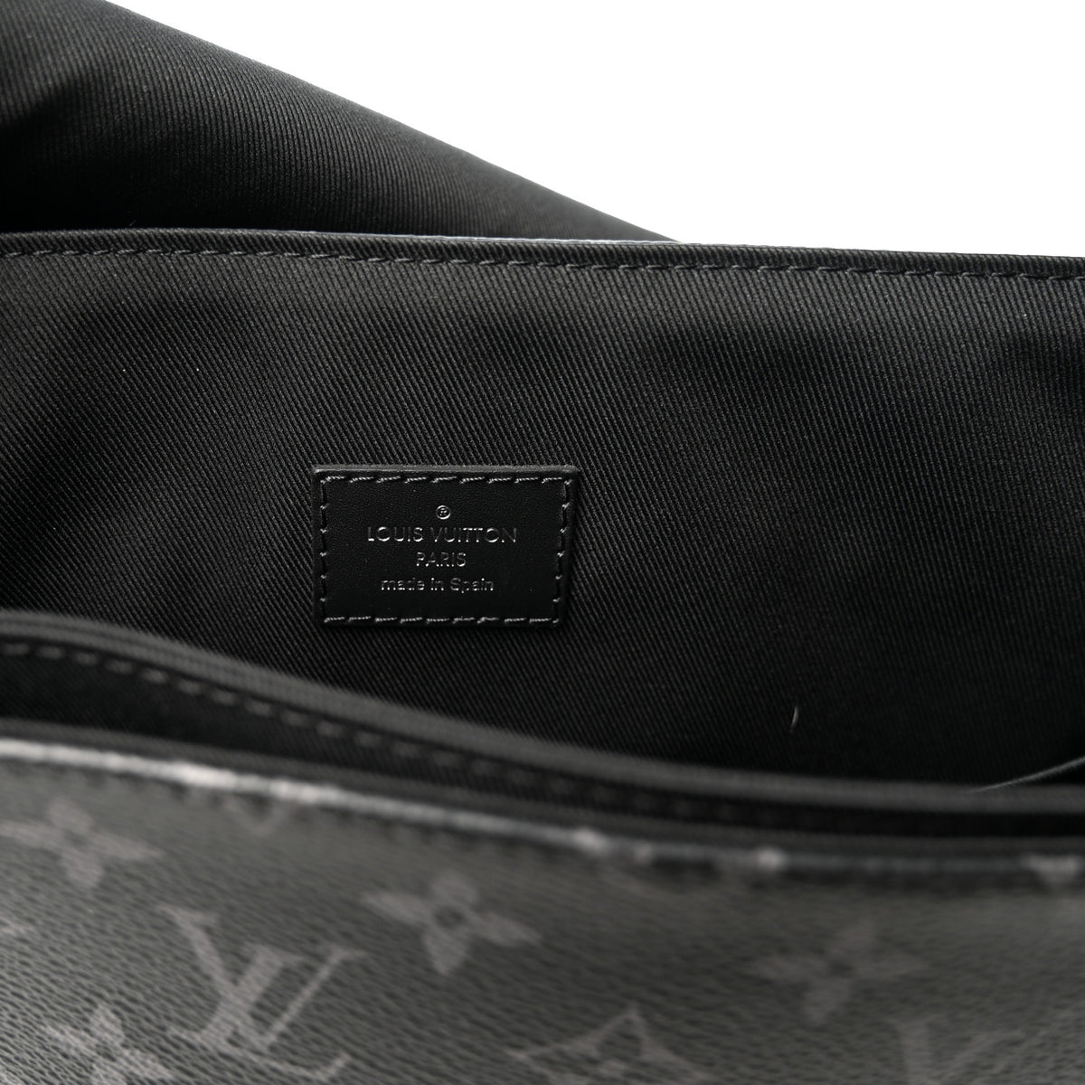 Louis Vuitton Monogram Eclipse District MM 6 of 9