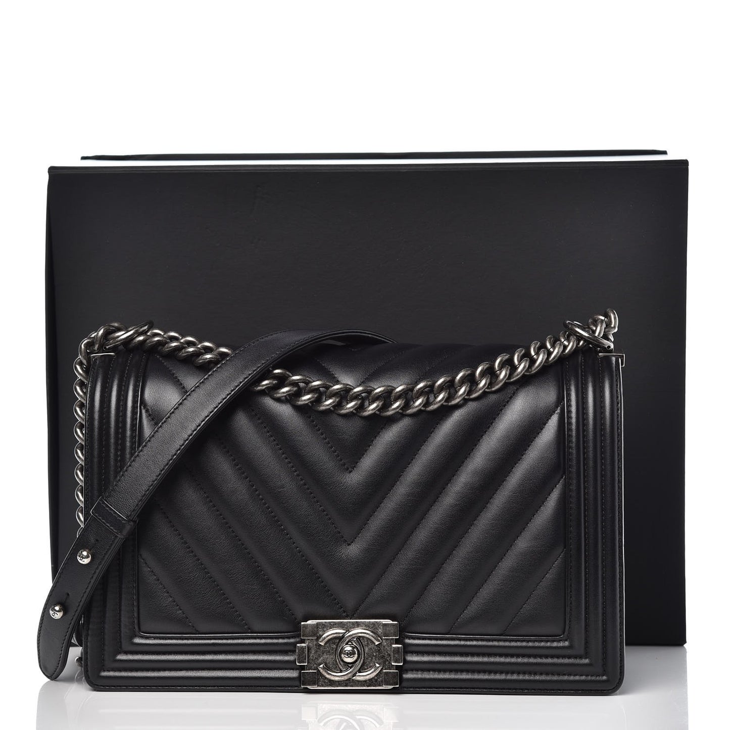 Calfskin Chevron New Medium Boy Flap Black
