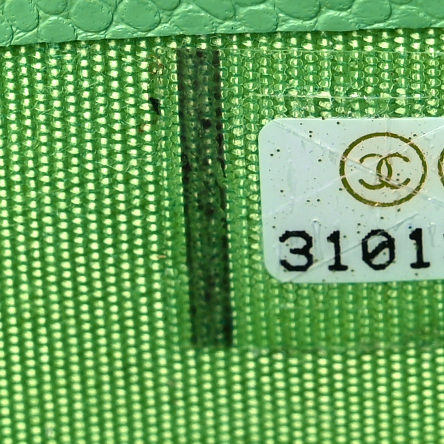 Caviar Quilted Card Holder Green
