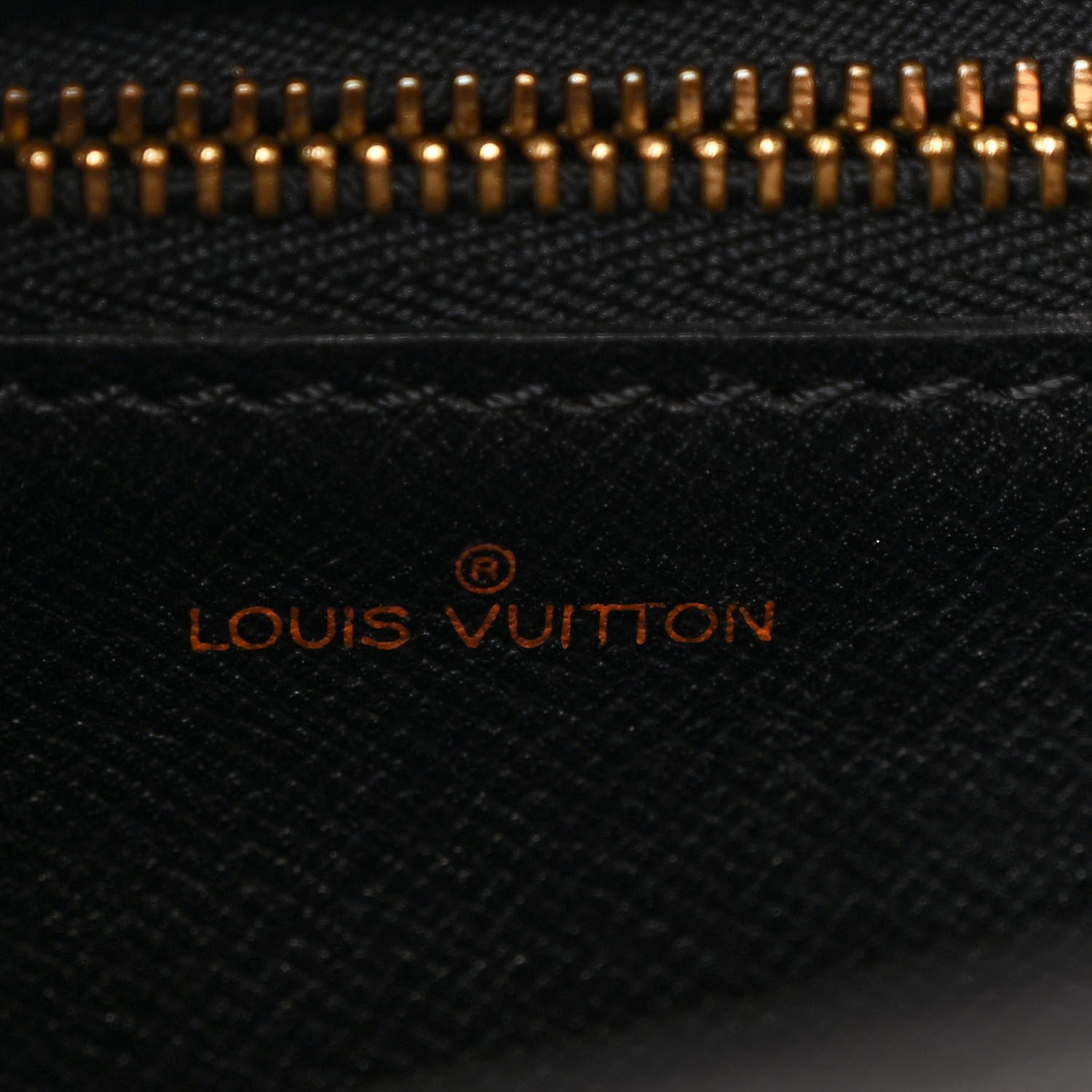 Louis Vuitton Epi Saint Cloud GM  Black 6 of 11