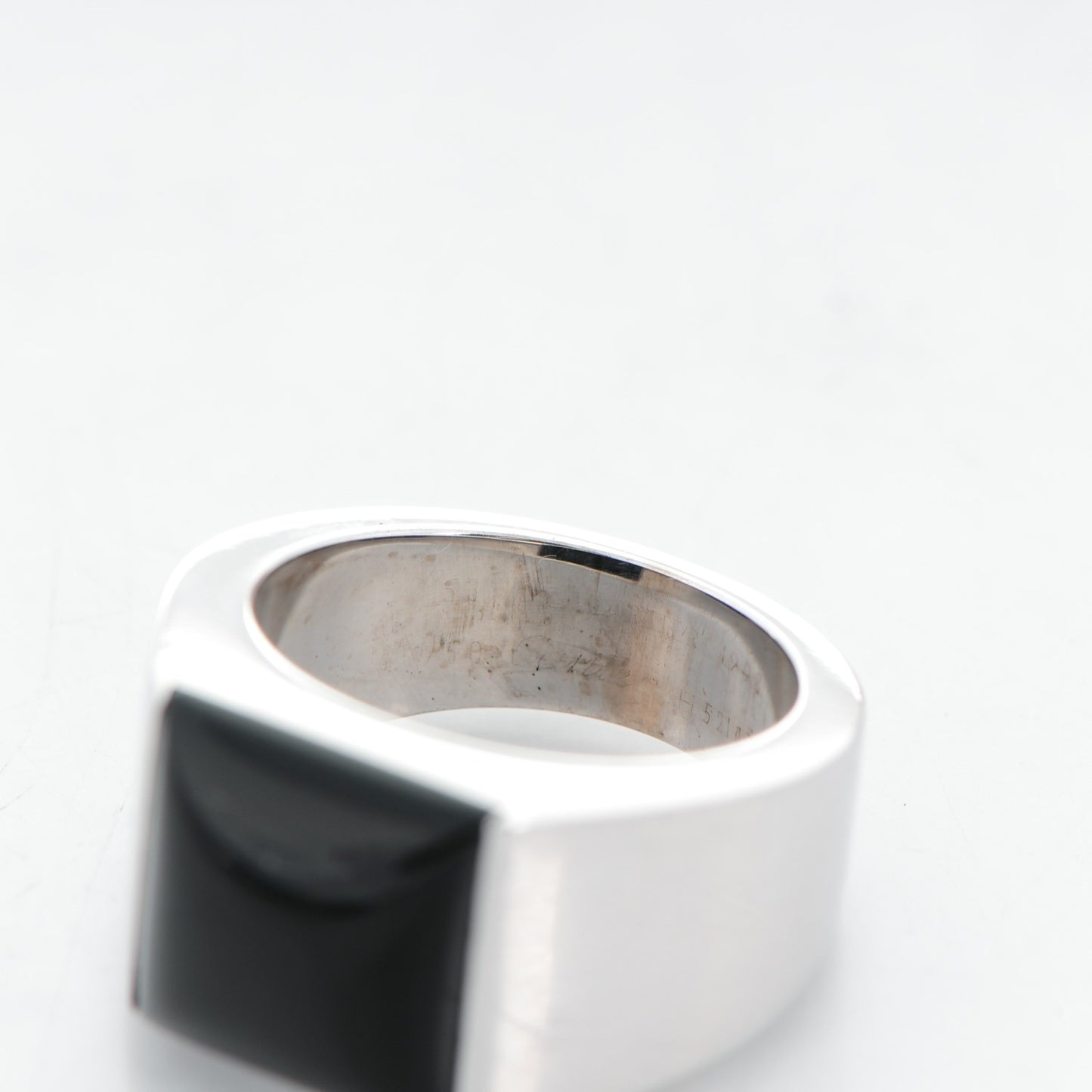 18K White Gold Black Onyx Tank Ring 54 6.75