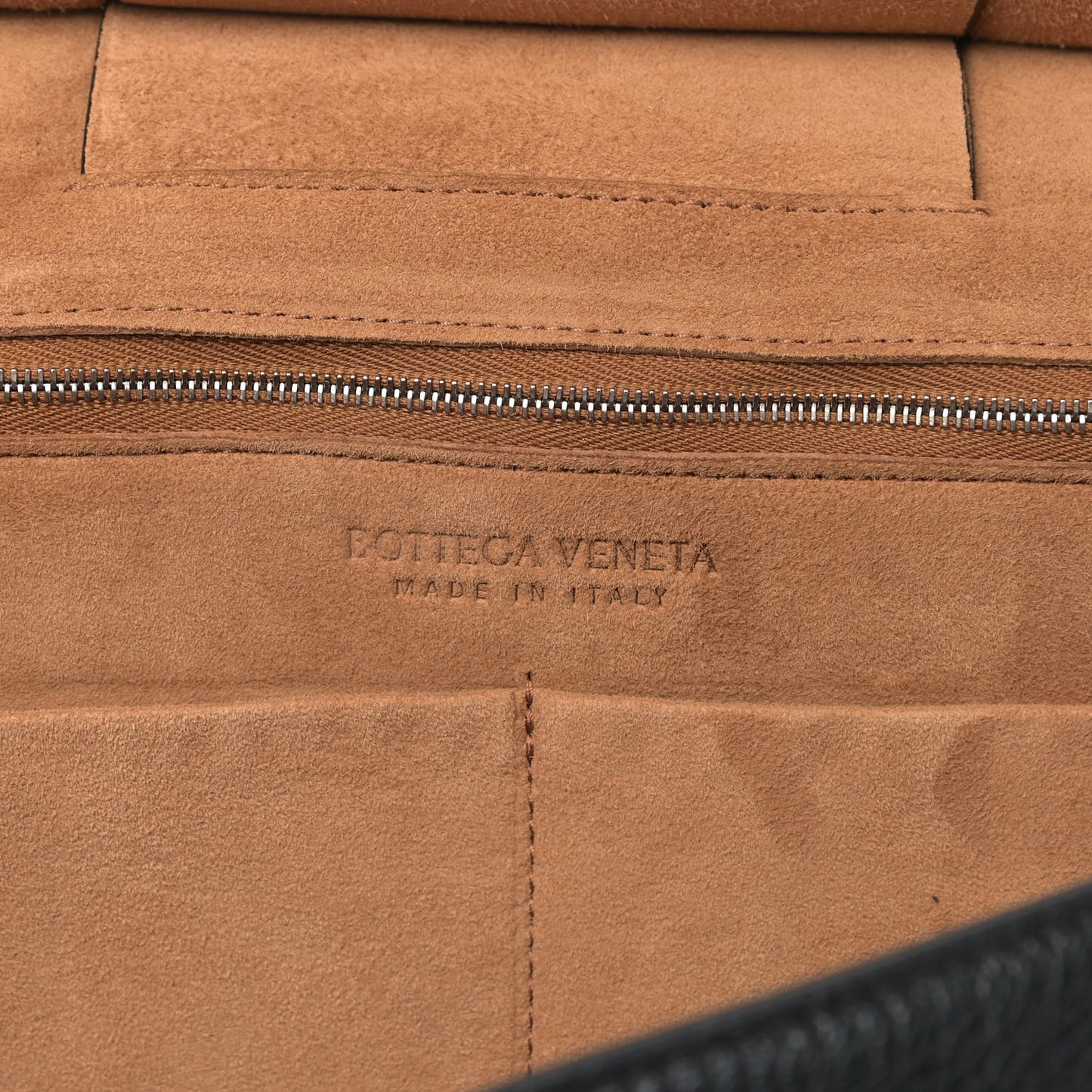 Grained Calfskin Maxi Intrecciato Medium Arco Black