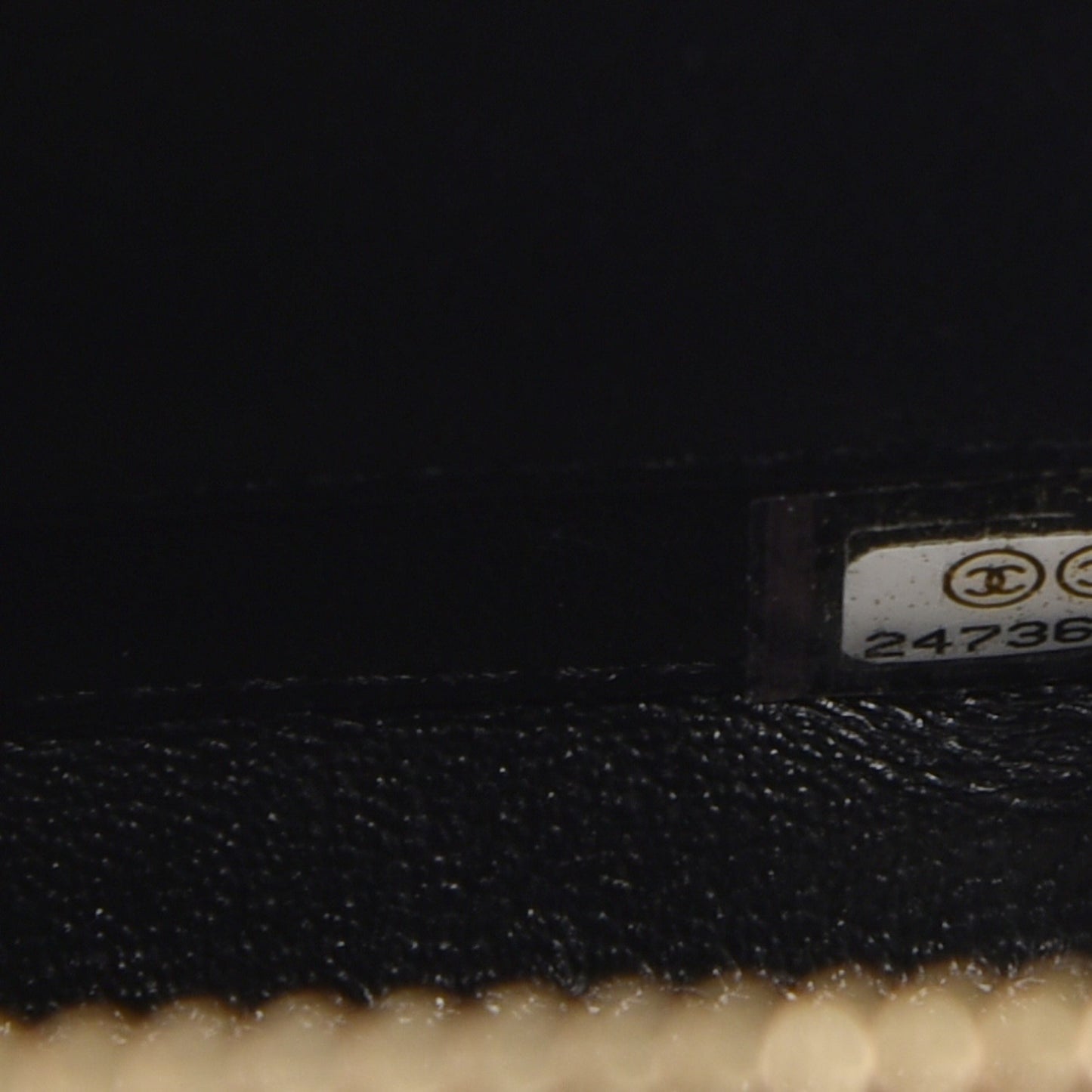 Caviar Quilted Small CC Filigree Vanity Case Black