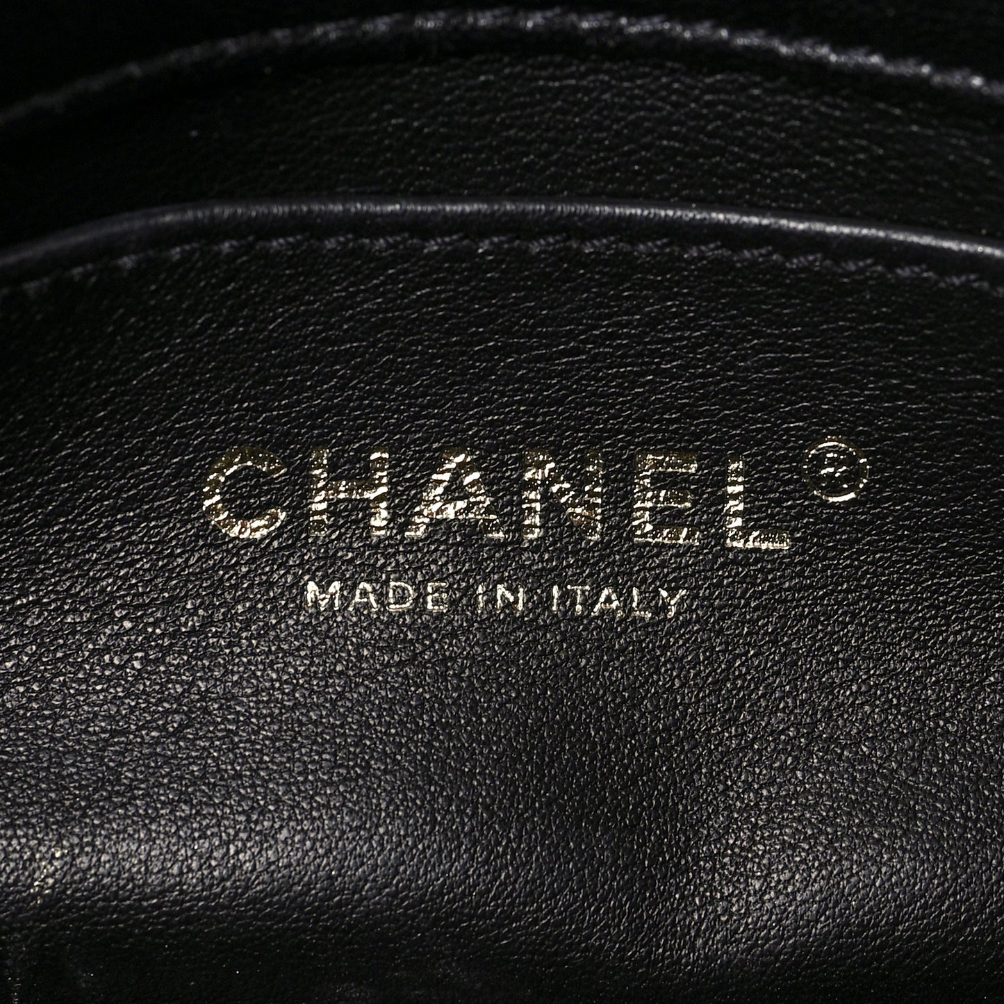 Shiny Lambskin Small Chain Is More Flap Black