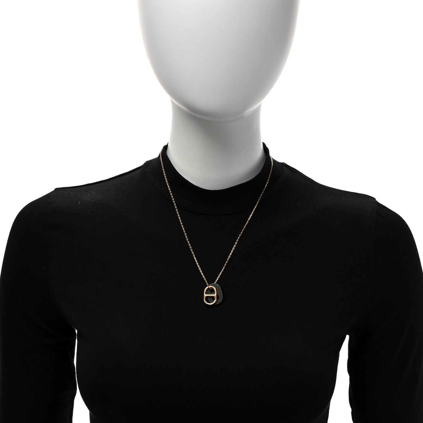 Swift O'Maillon Pendant Necklace Black