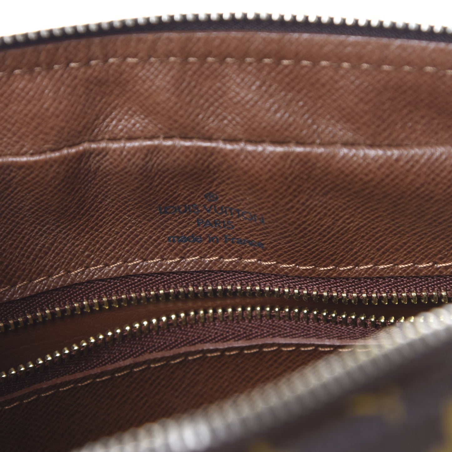 Monogram Nil 28