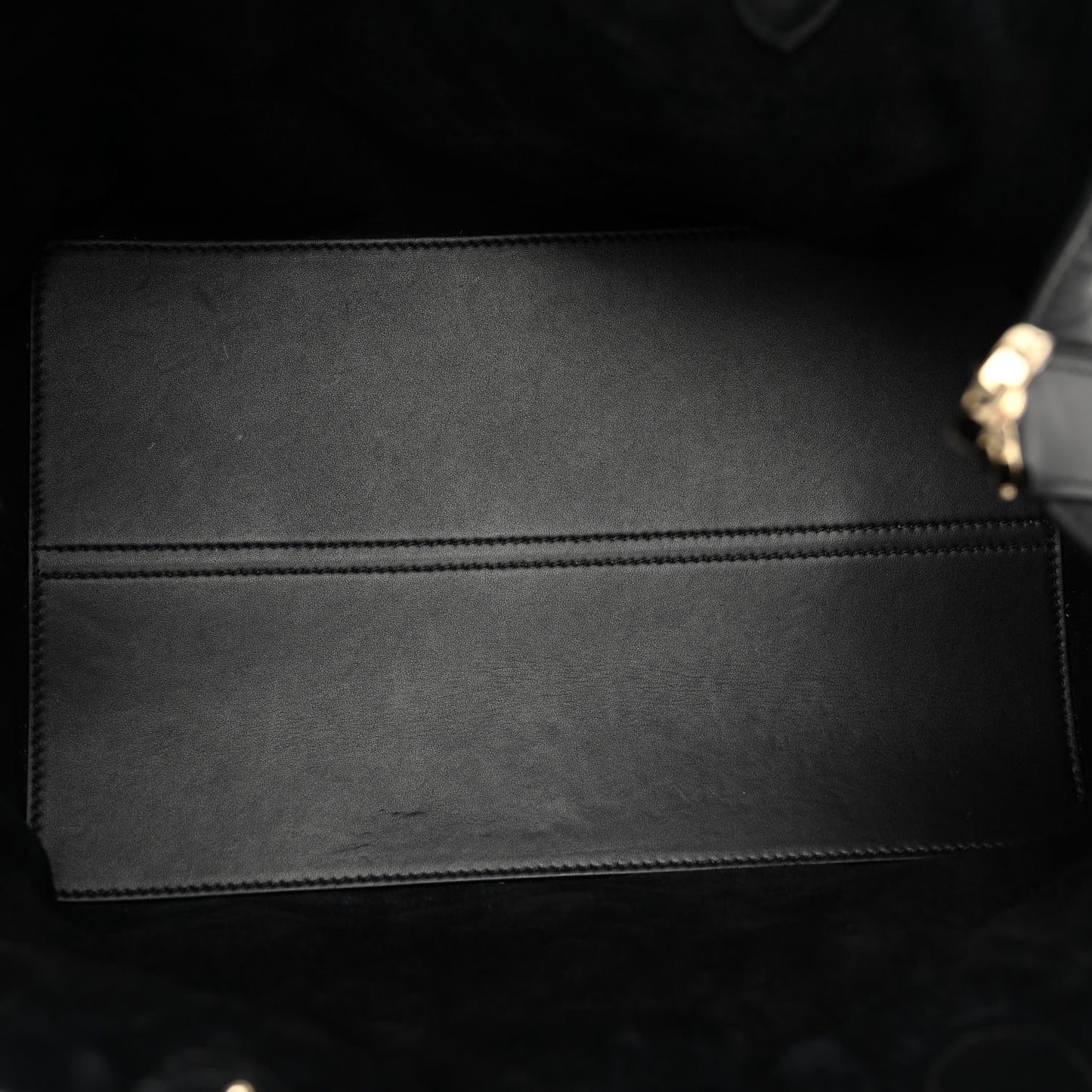 Calfskin Macrocannage Medium Toujours Black