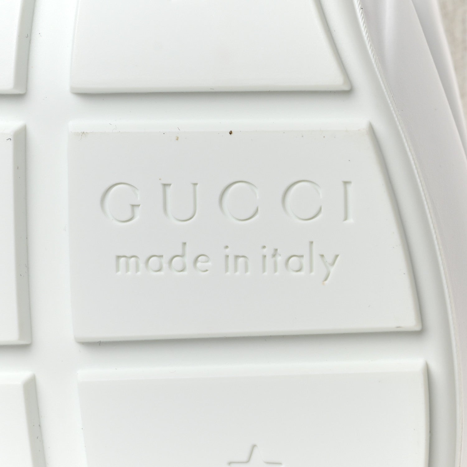 Gucci GG Supreme Monogram Womens Rhyton Sneakers 37 White 6 of 8