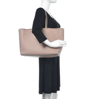 Valentino Garavani Grained Calfskin Rockstud Shoulder Tote Poudre 2 of 10
