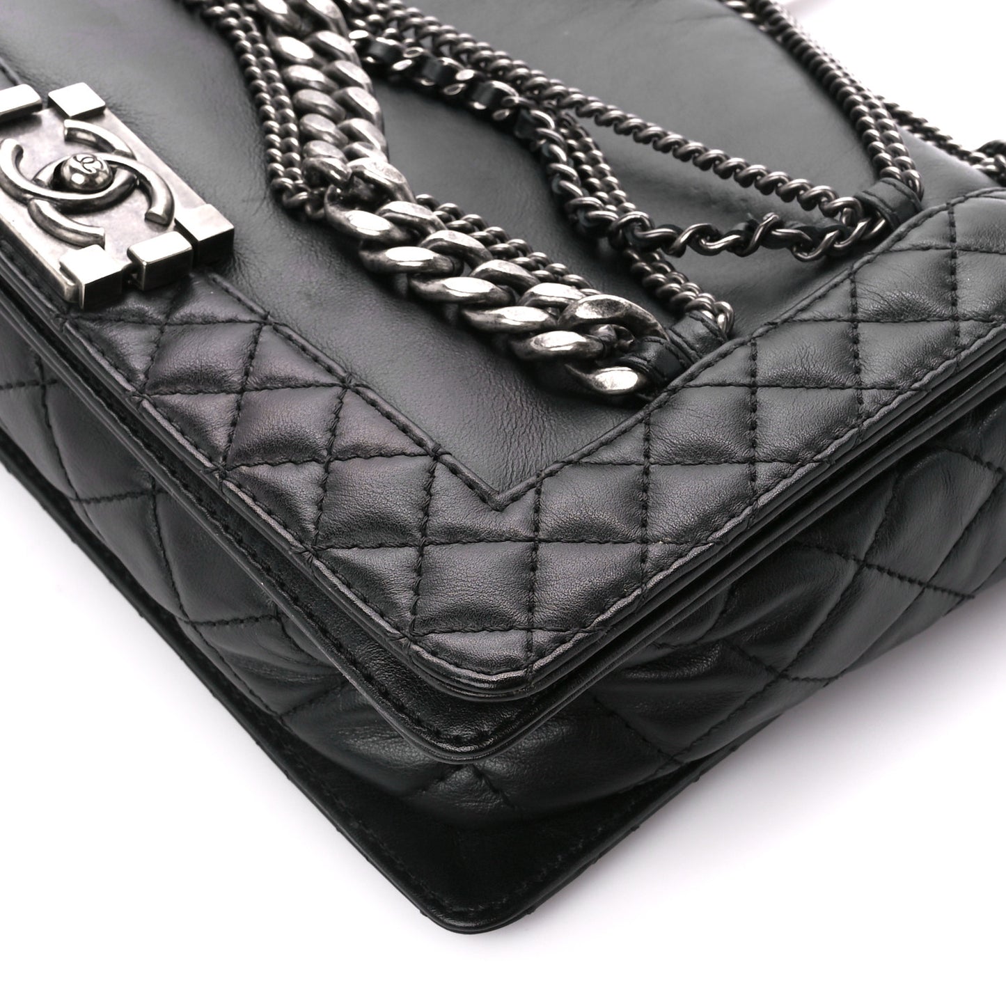 Calfskin Enchained Medium Boy Flap Black