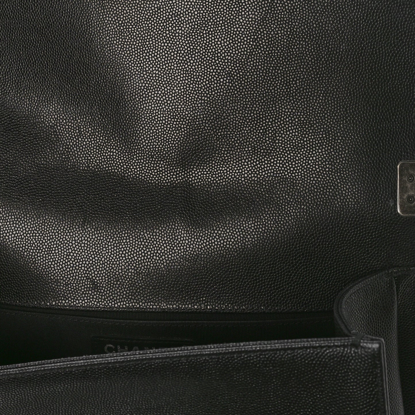 Caviar Quilted Medium Boy Flap Black