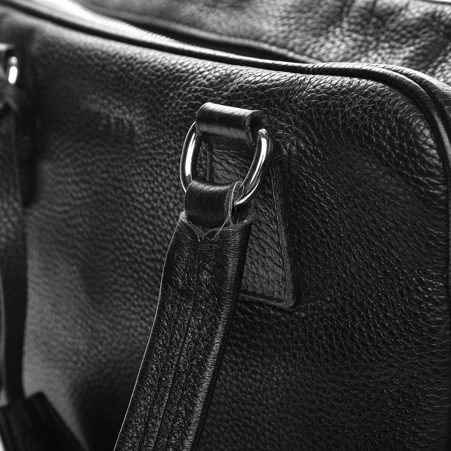 Vitello Daino Tote Nero Black