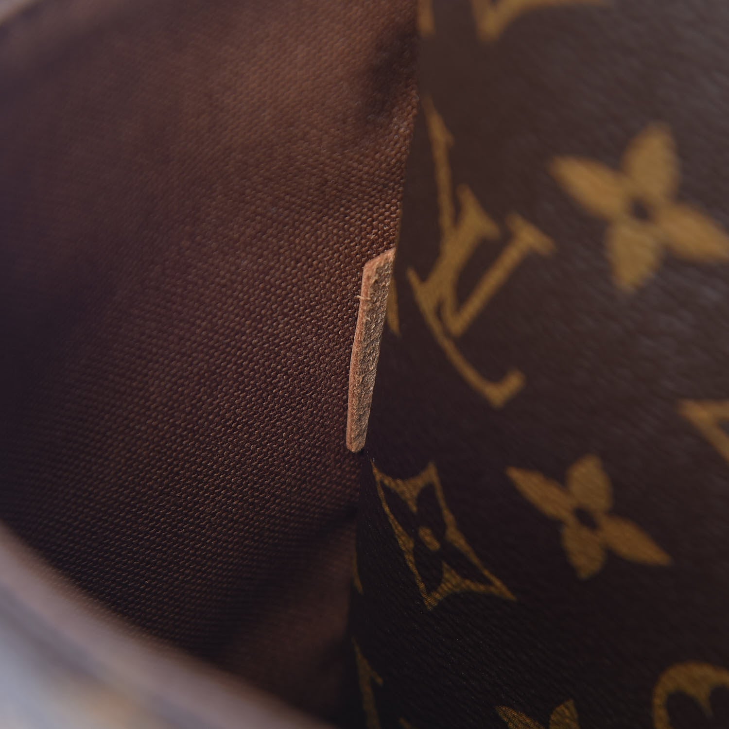 Louis Vuitton Monogram Totally MM 7 of 10