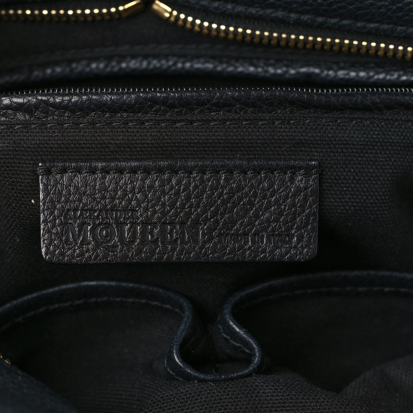 Pebbled Calfskin Small Skull Padlock Zip Around Tote Black