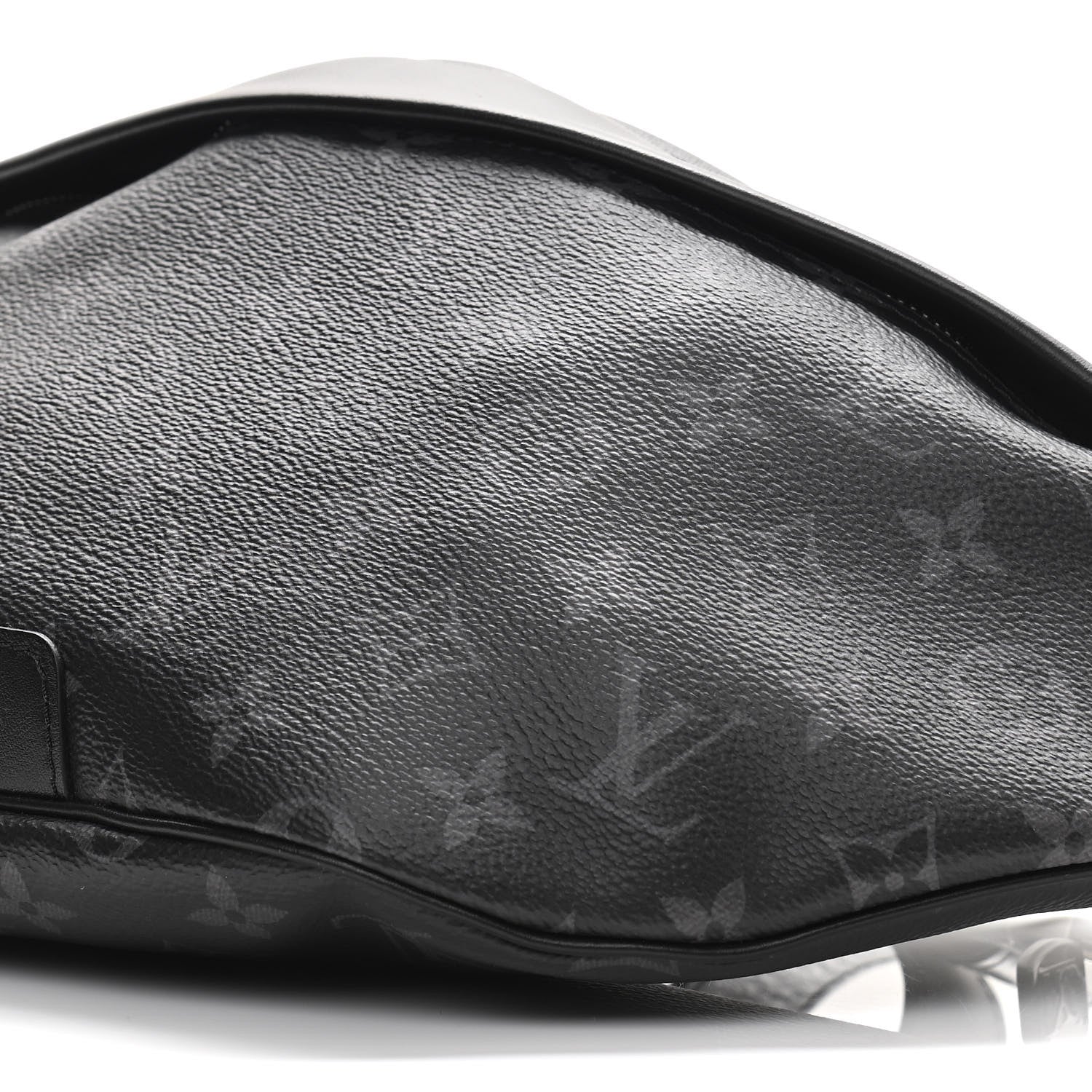 Louis Vuitton Monogram Eclipse Discovery Bumbag 9 of 11