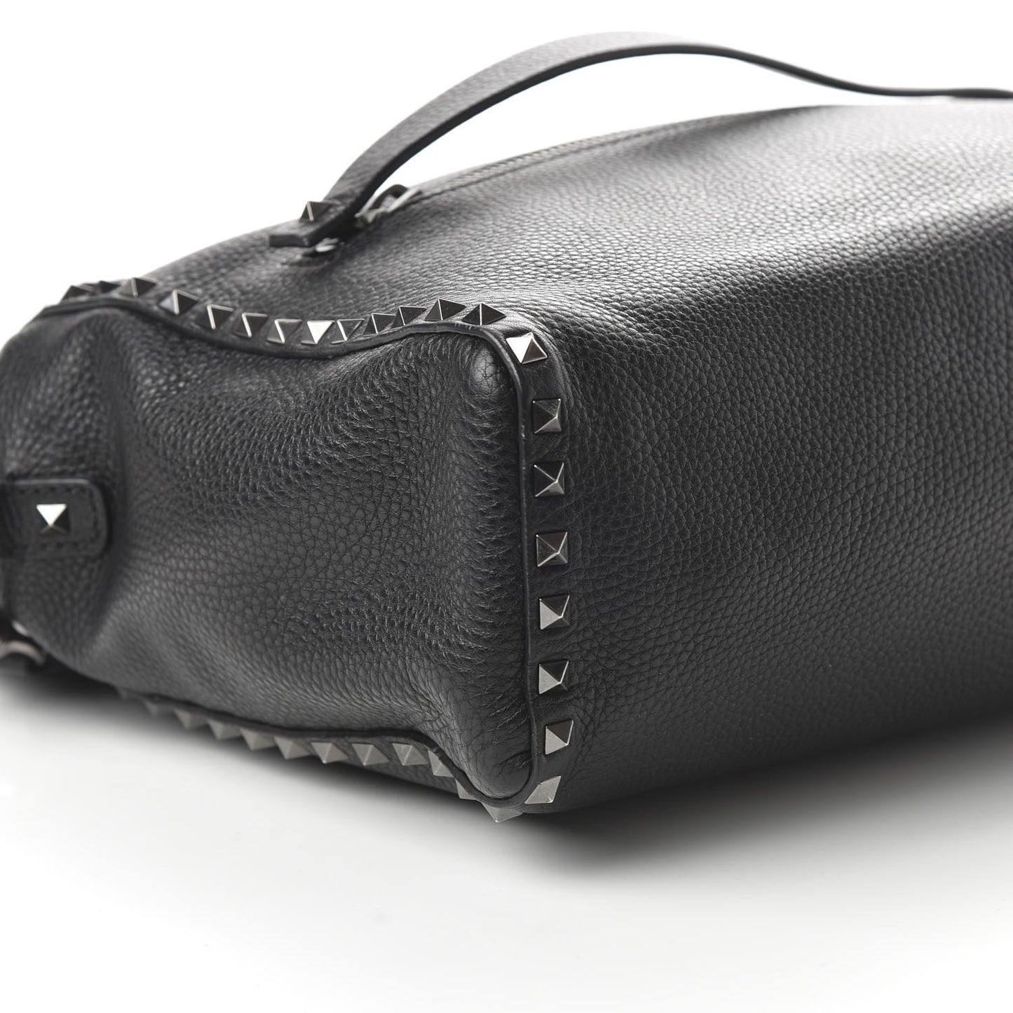 Pebbled Calfskin Rockstud Messenger Black