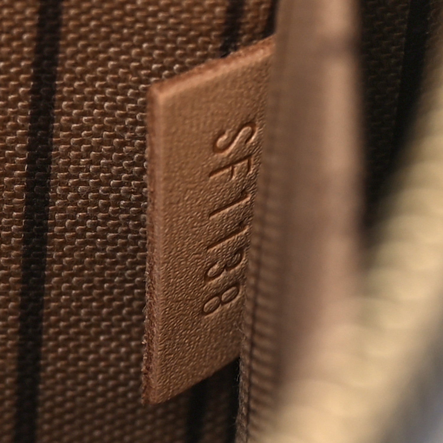 Louis Vuitton Monogram Neverfull MM GM Pochette 7 of 9