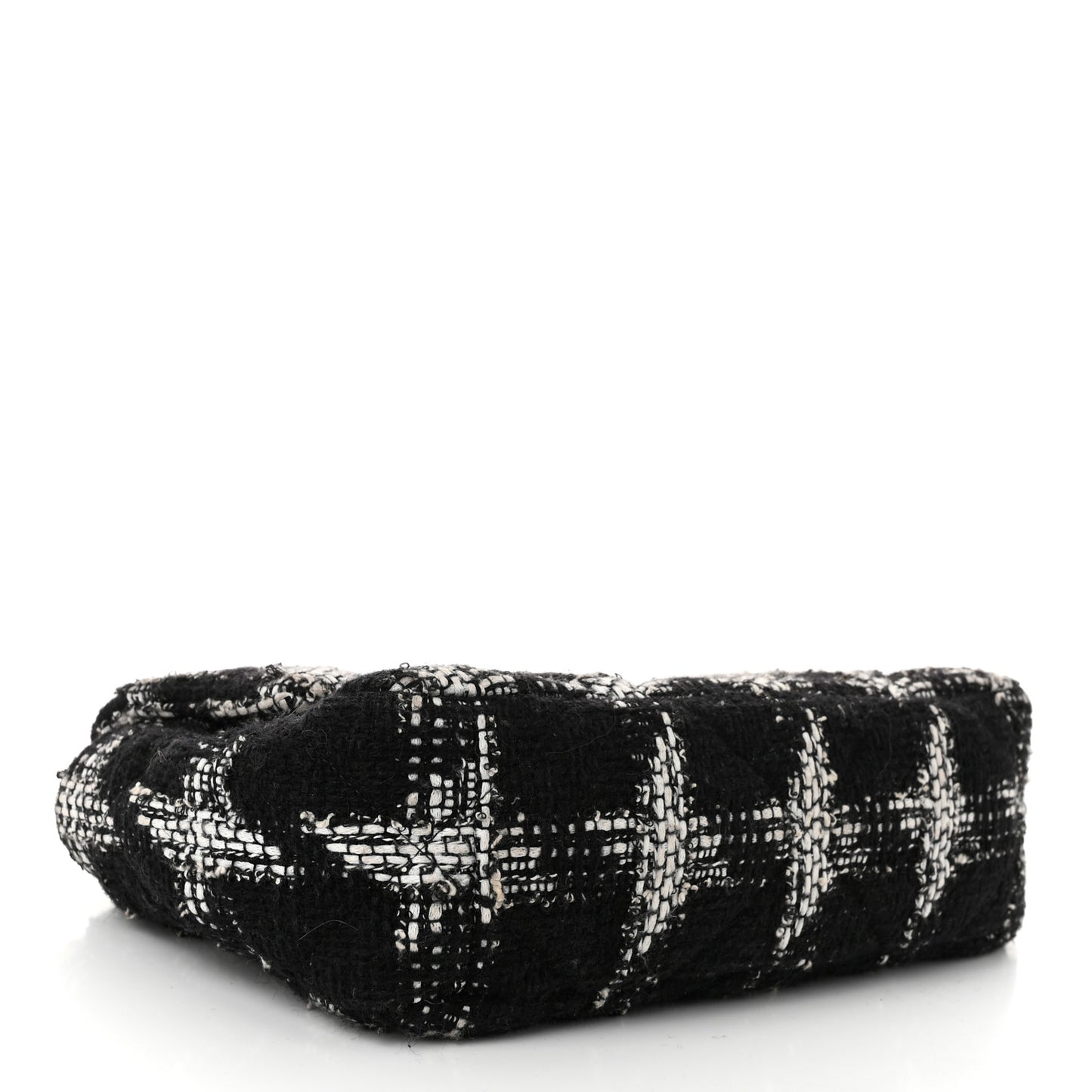 Tweed Houndstooth Quilted Medium Chanel 19 Flap Black White