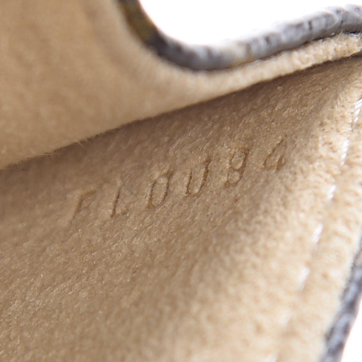 Louis Vuitton Monogram Pochette Florentine S 9 of 11