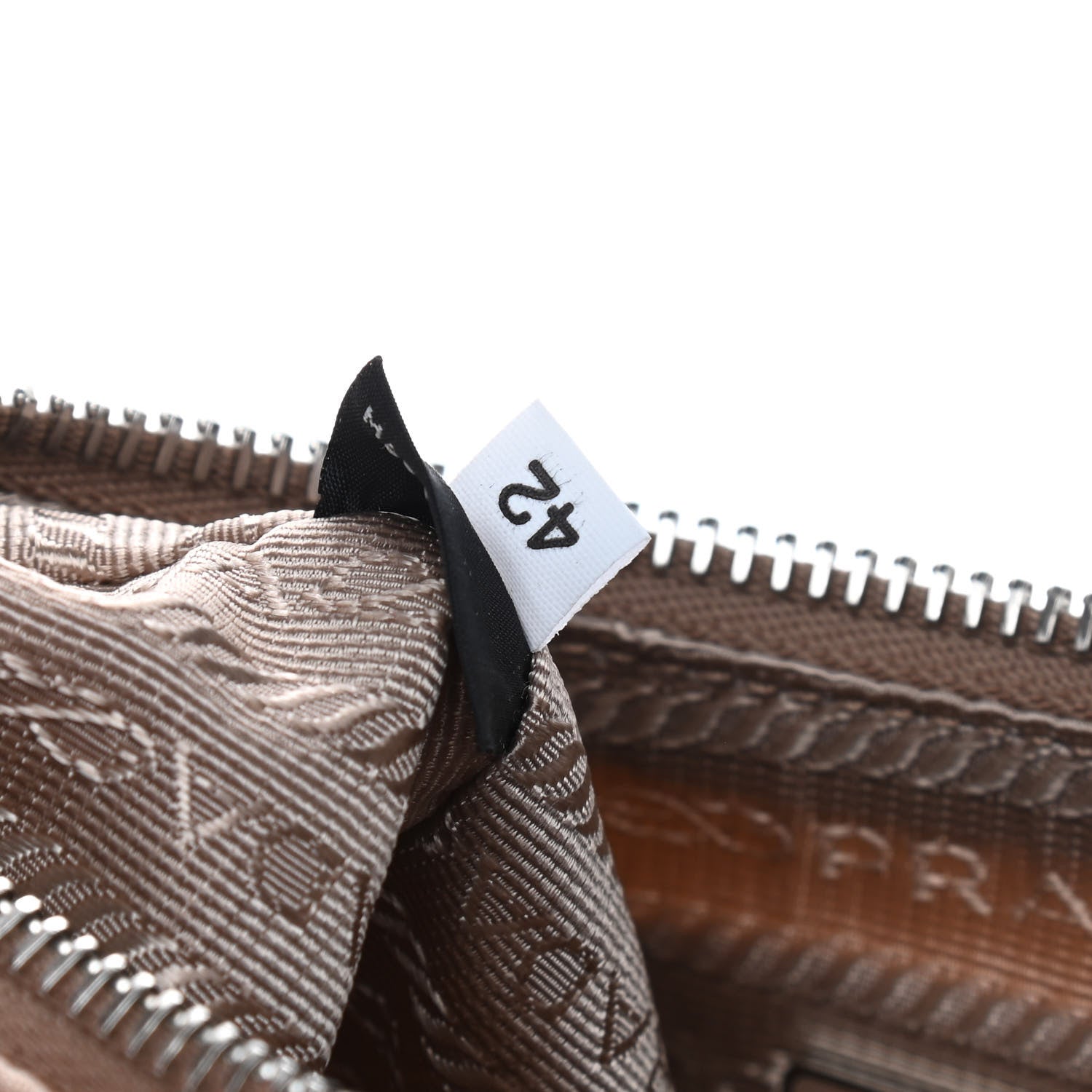 Prada Nylon Re-Edition 2005 Shoulder Bag Cammeo 7 of 9