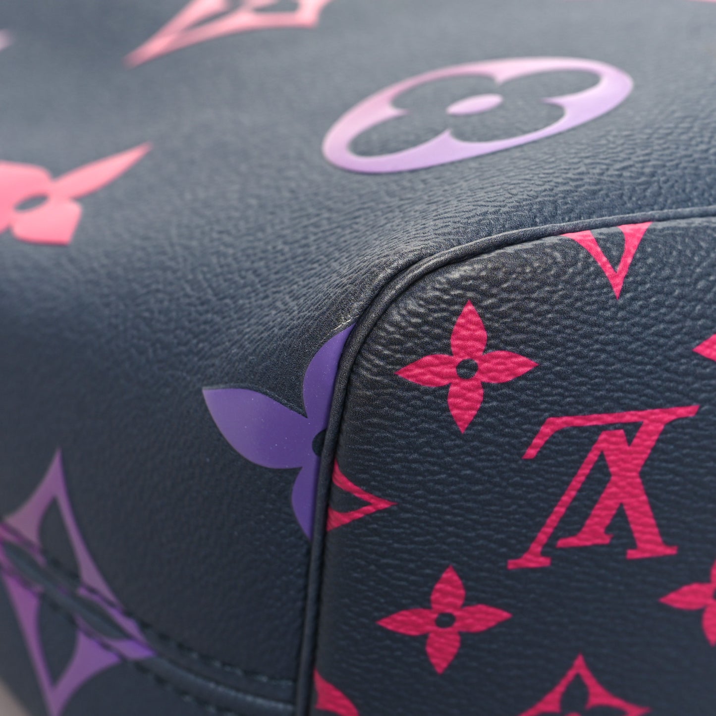 Monogram Giant Spring In The City Neverfull MM Midnight Fuchsia