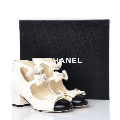Chanel Lambskin Cap Toe Crystal Star Open Ankle Boots 38.5 White Black 9 of 9