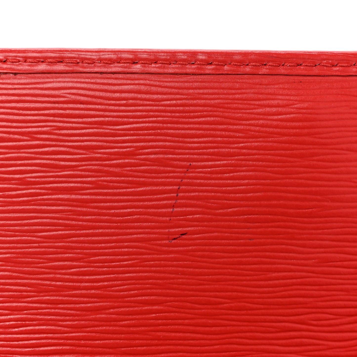 Vitello Move Metal Oro Chain Wallet Lacca