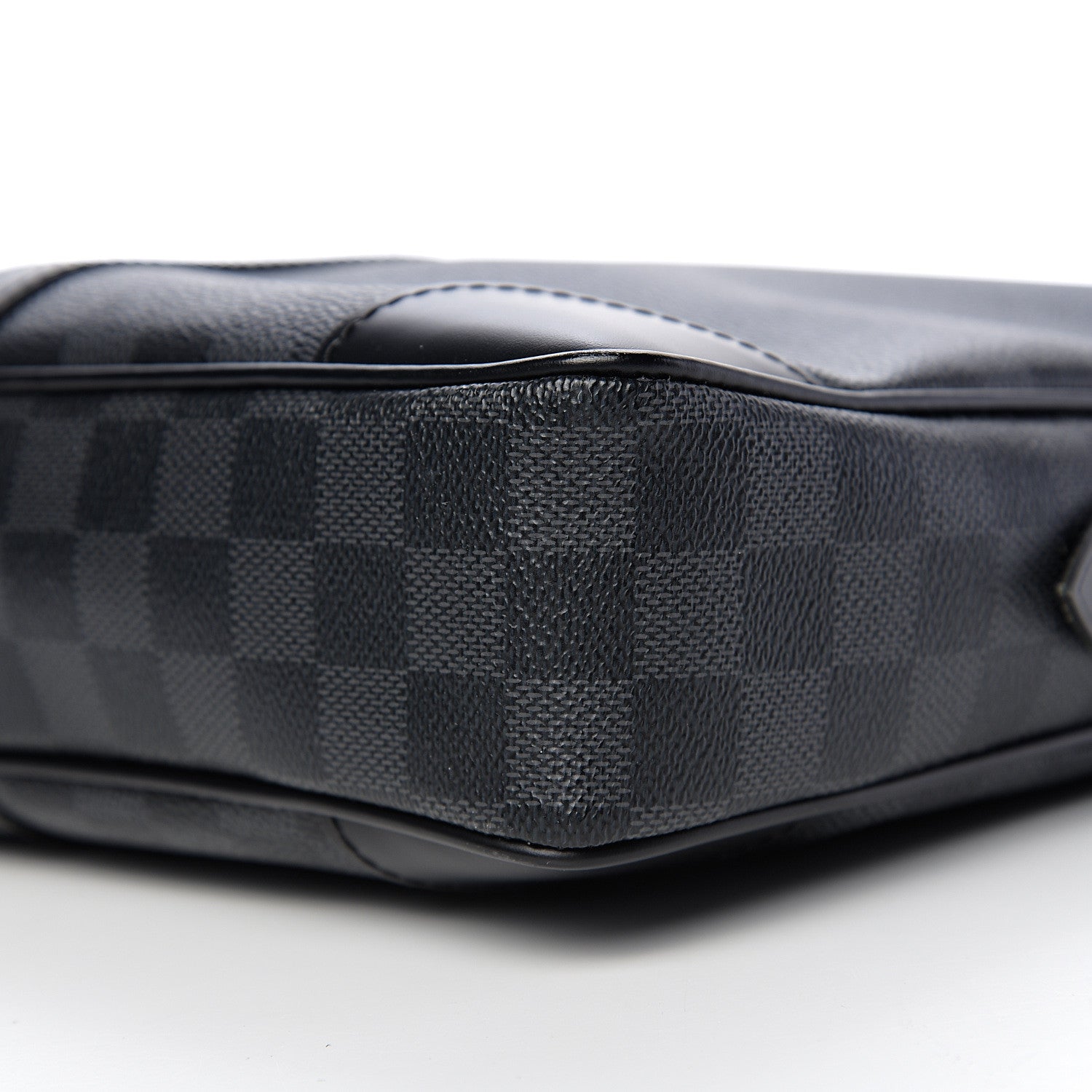 Louis Vuitton Damier Graphite Porte-Documents Voyage 7 of 7