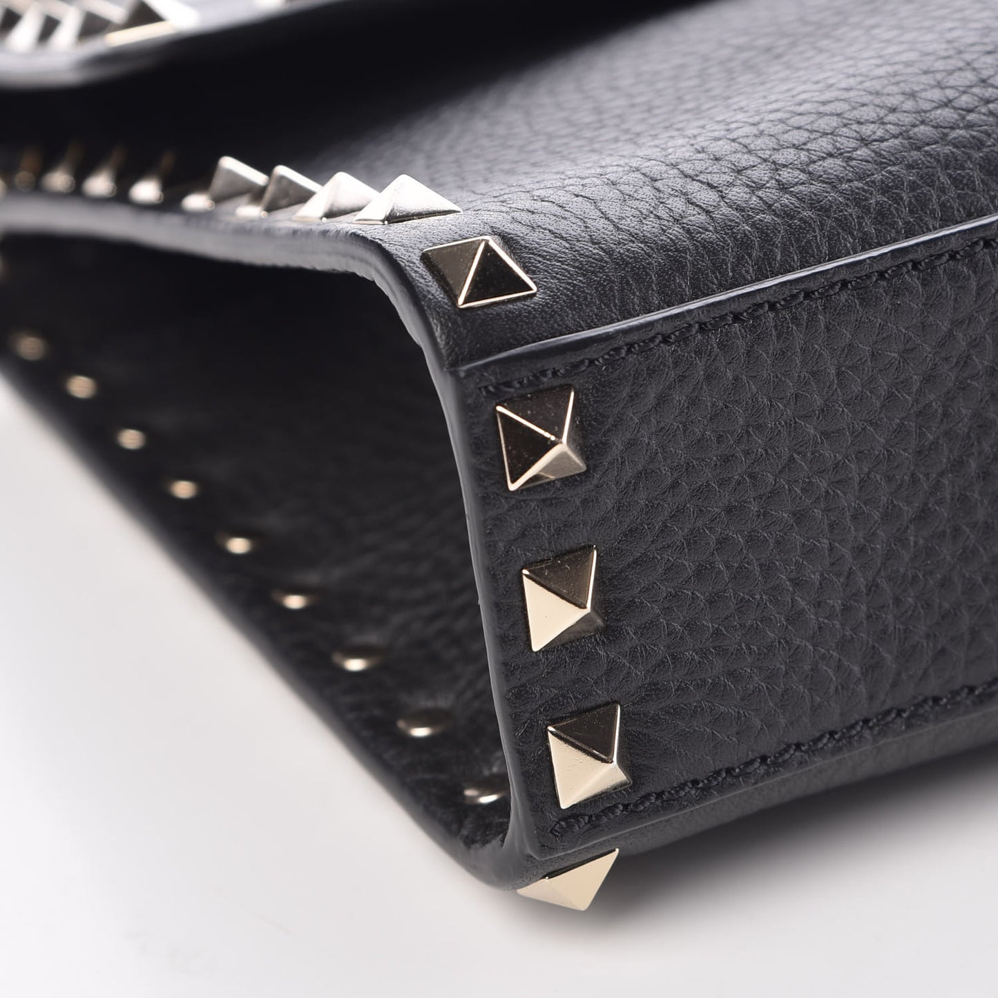 Pebbled Calfskin Medium Rockstud Flip Lock Crossbody Bag Black