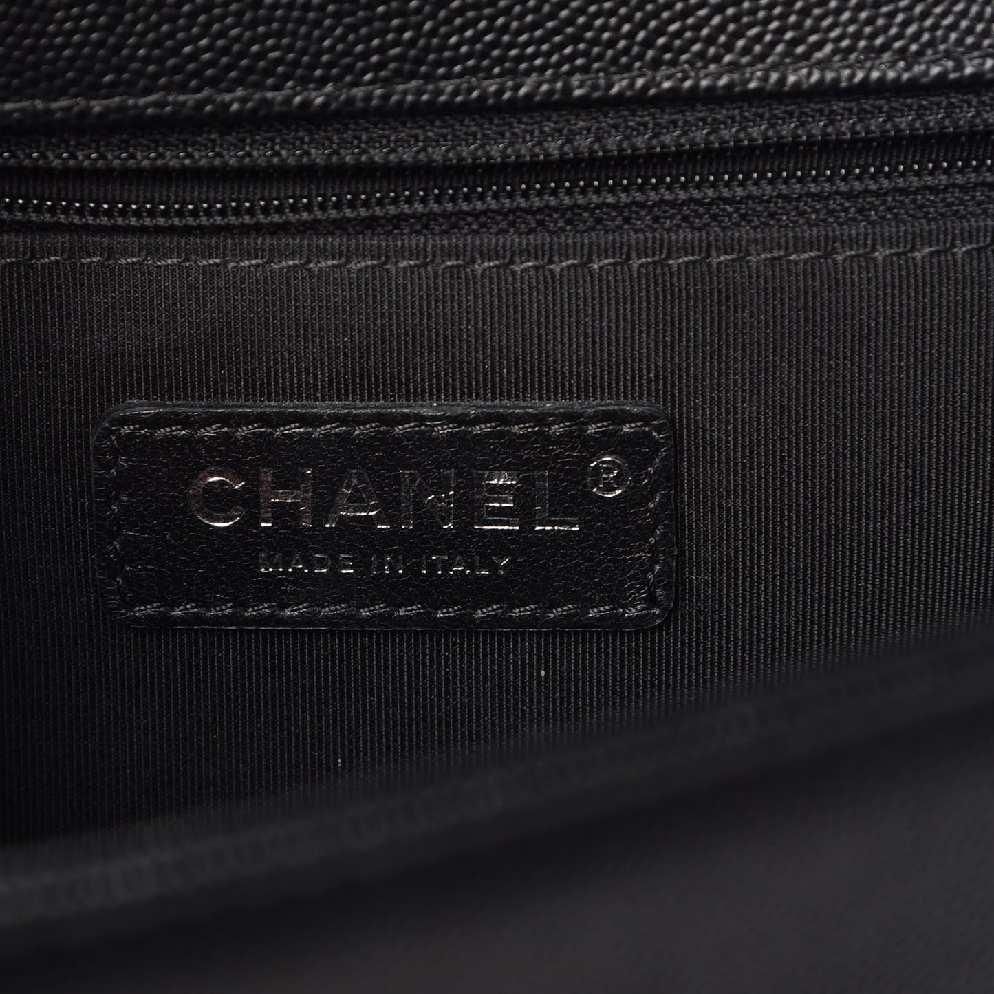 Caviar Chevron Quilted New Medium Boy Flap Black