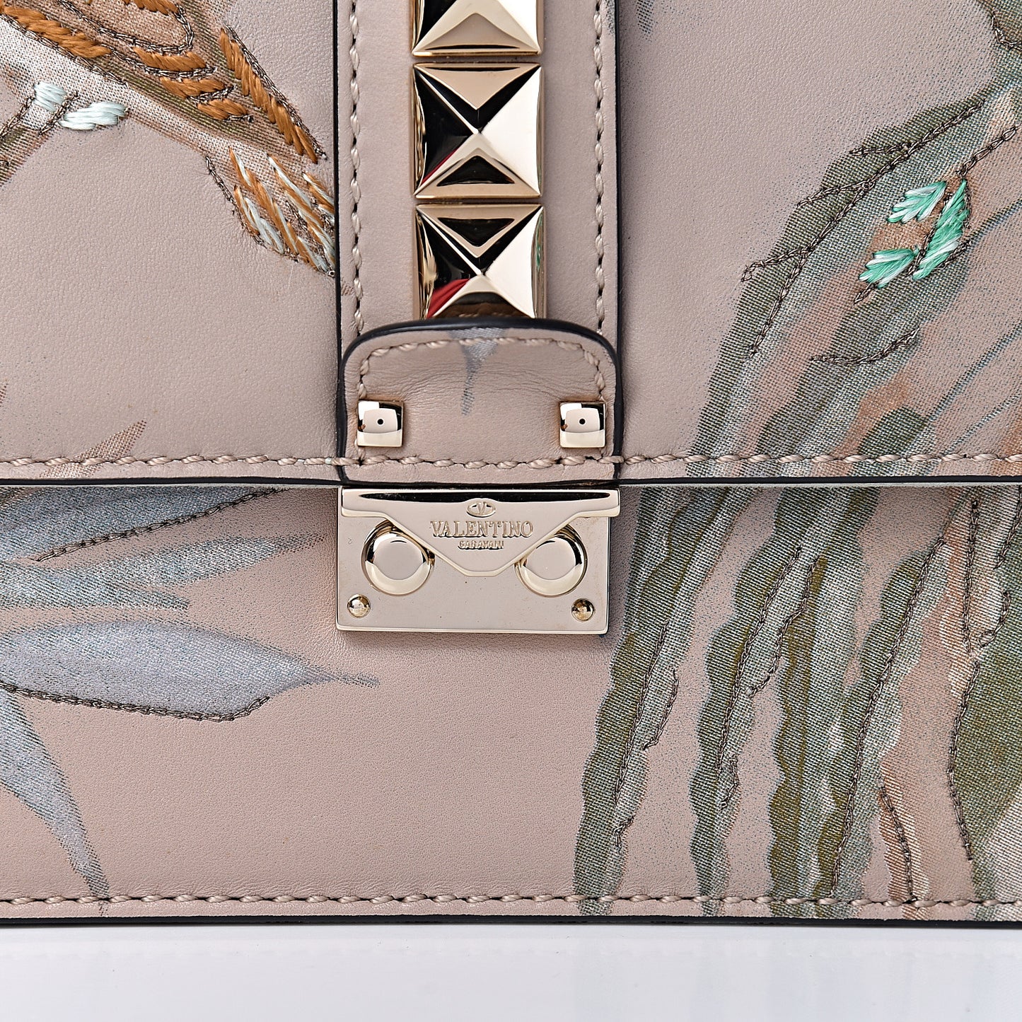 Vitello Embroidered Medium Glam Lock Rockstud Flap Beige