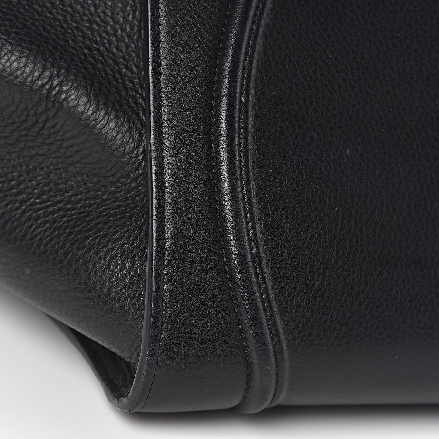 Supple Calfskin Medium Phantom Luggage Black