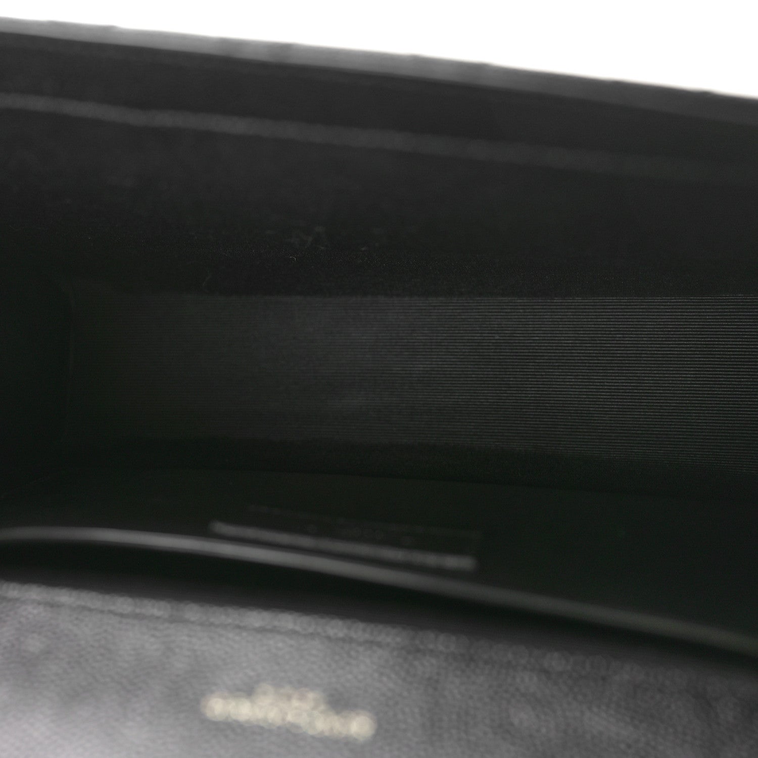 Saint Laurent Grain De Poudre Textured Mixed Matelasse Triquilt Medium Monogram Monochrome Satchel Black 5 of 9