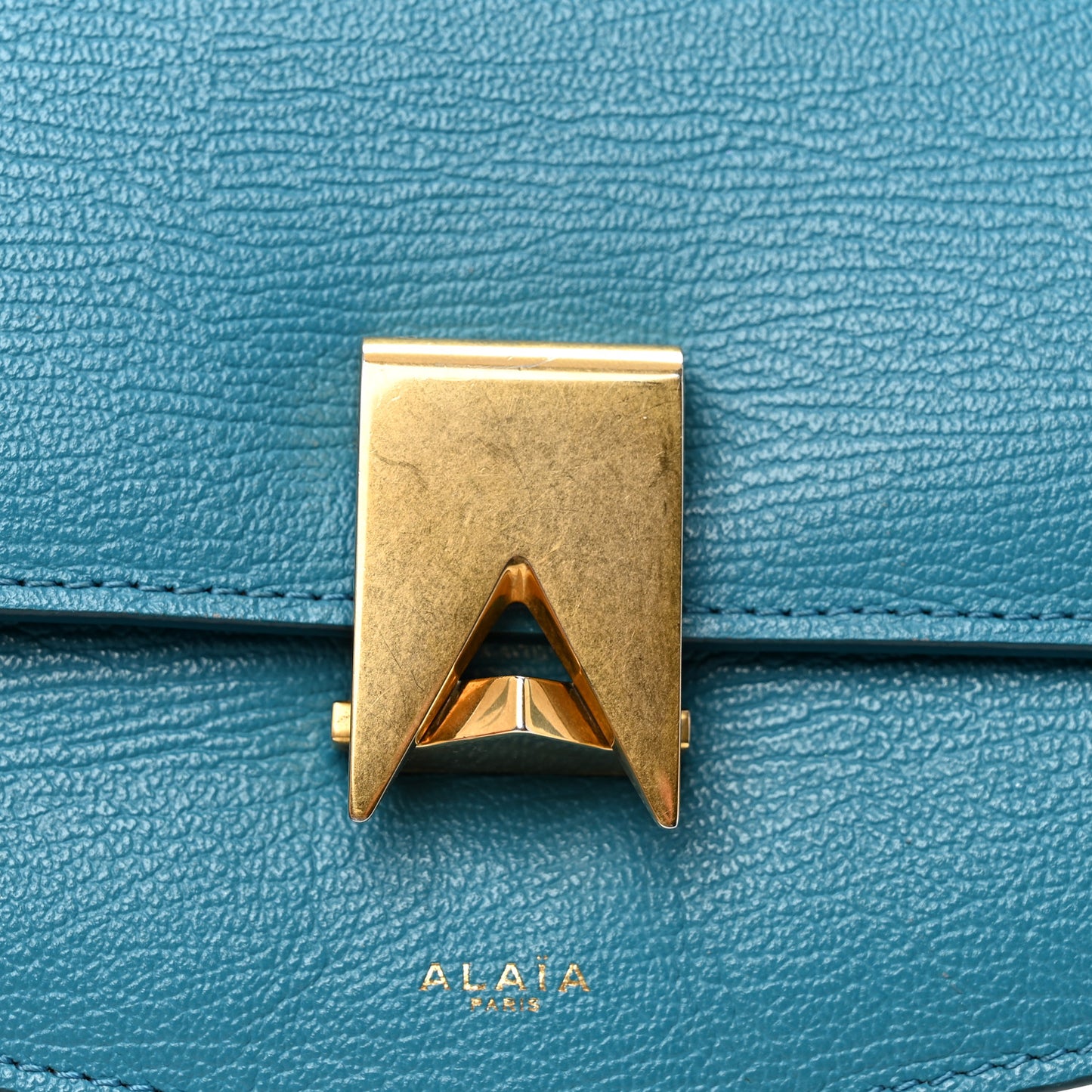 Grained Calfskin Small Le Papa Crossbody Bleu Lagon