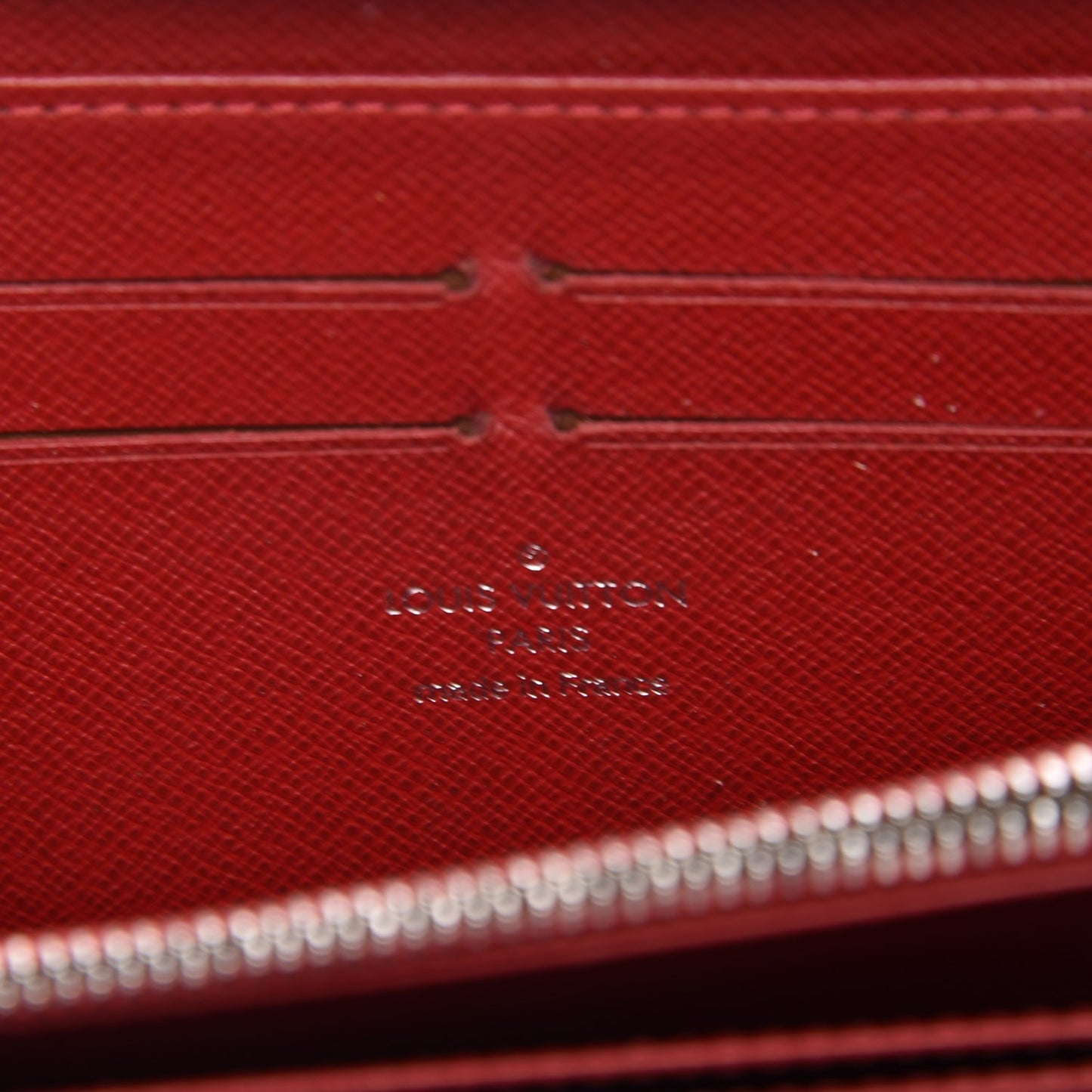 Epi Zippy Wallet Carmine