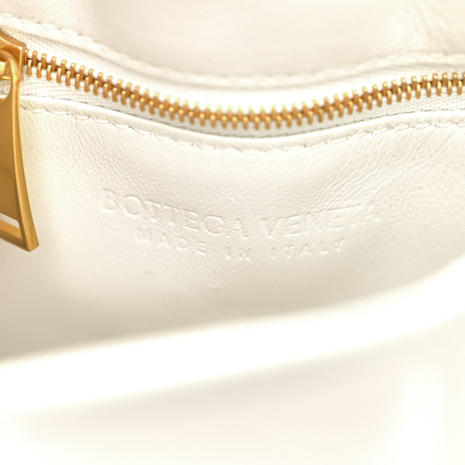 Bottega Veneta Lambskin Maxi Intreccio Padded Chain Cassette Crossbody Bag White 6 of 12