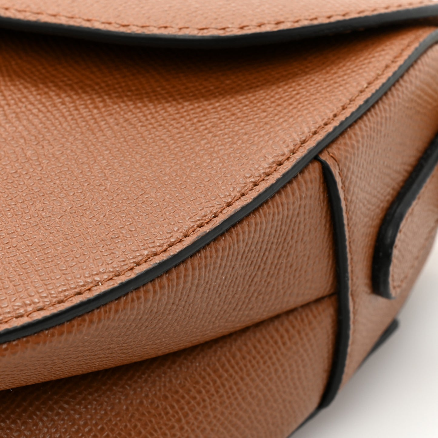 Grained Calfskin Saddle Bag With Strap Camello