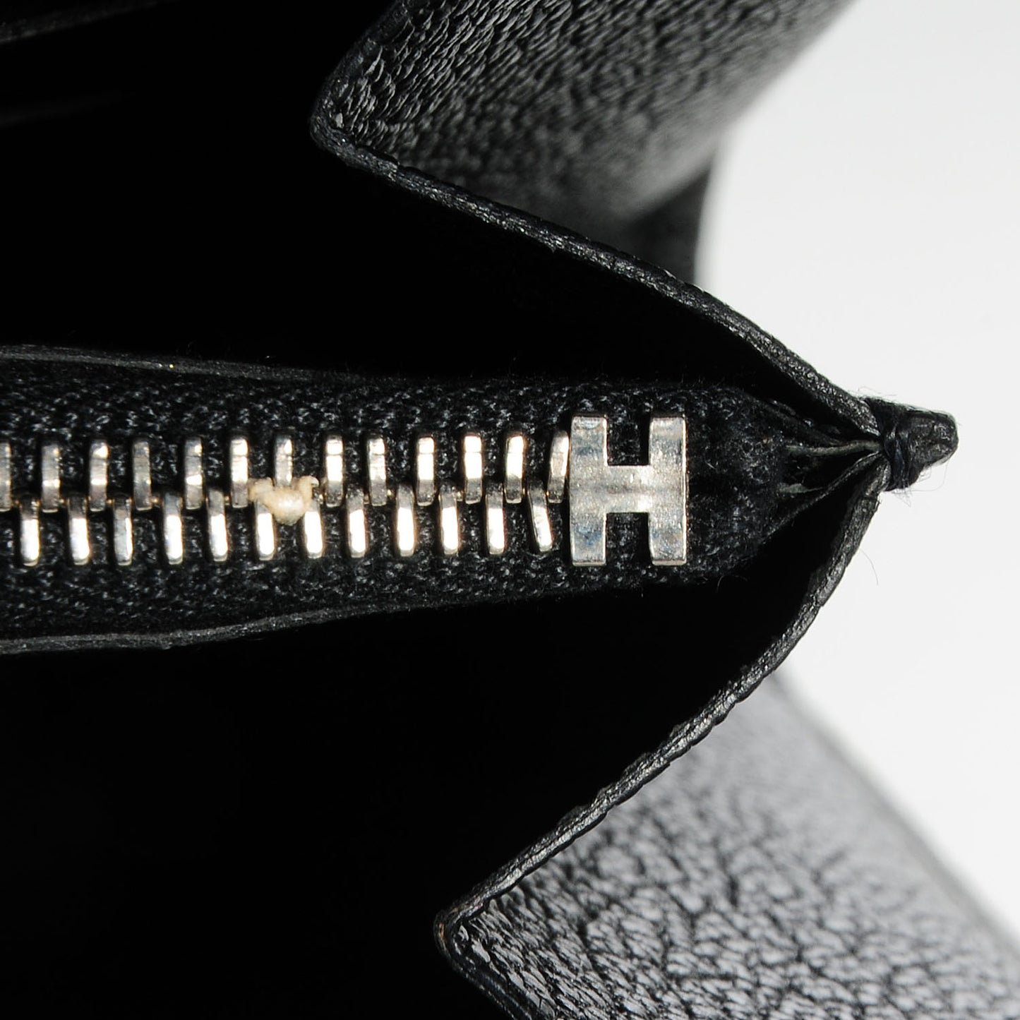 Chèvre Mysore Kelly Longue Wallet Black
