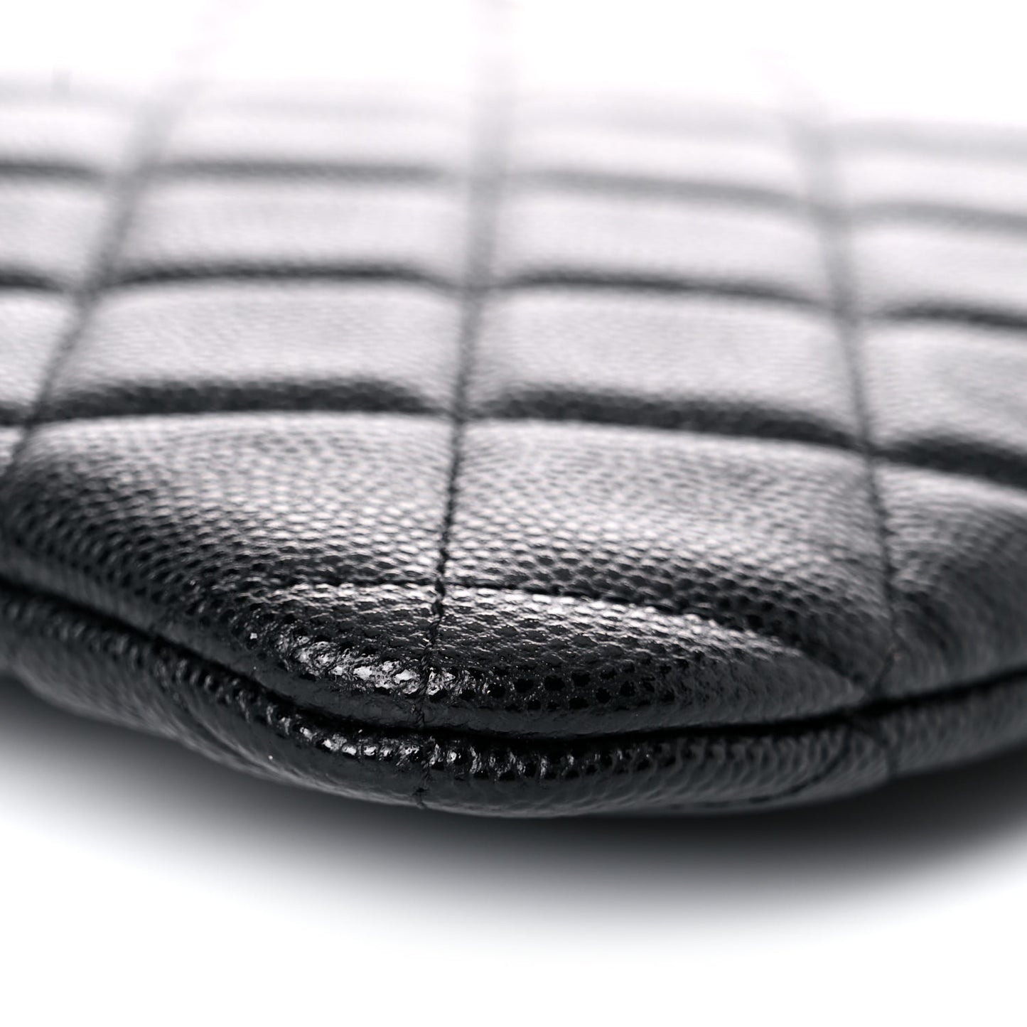 Caviar Quilted Medium Cosmetic Case Black