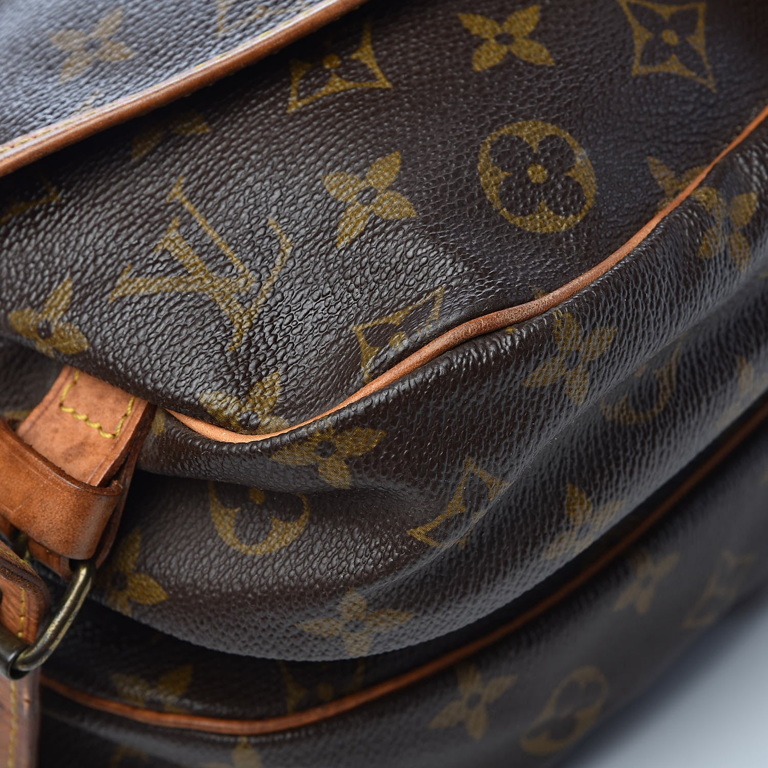 Louis Vuitton Monogram Saumur 30 30 of 34