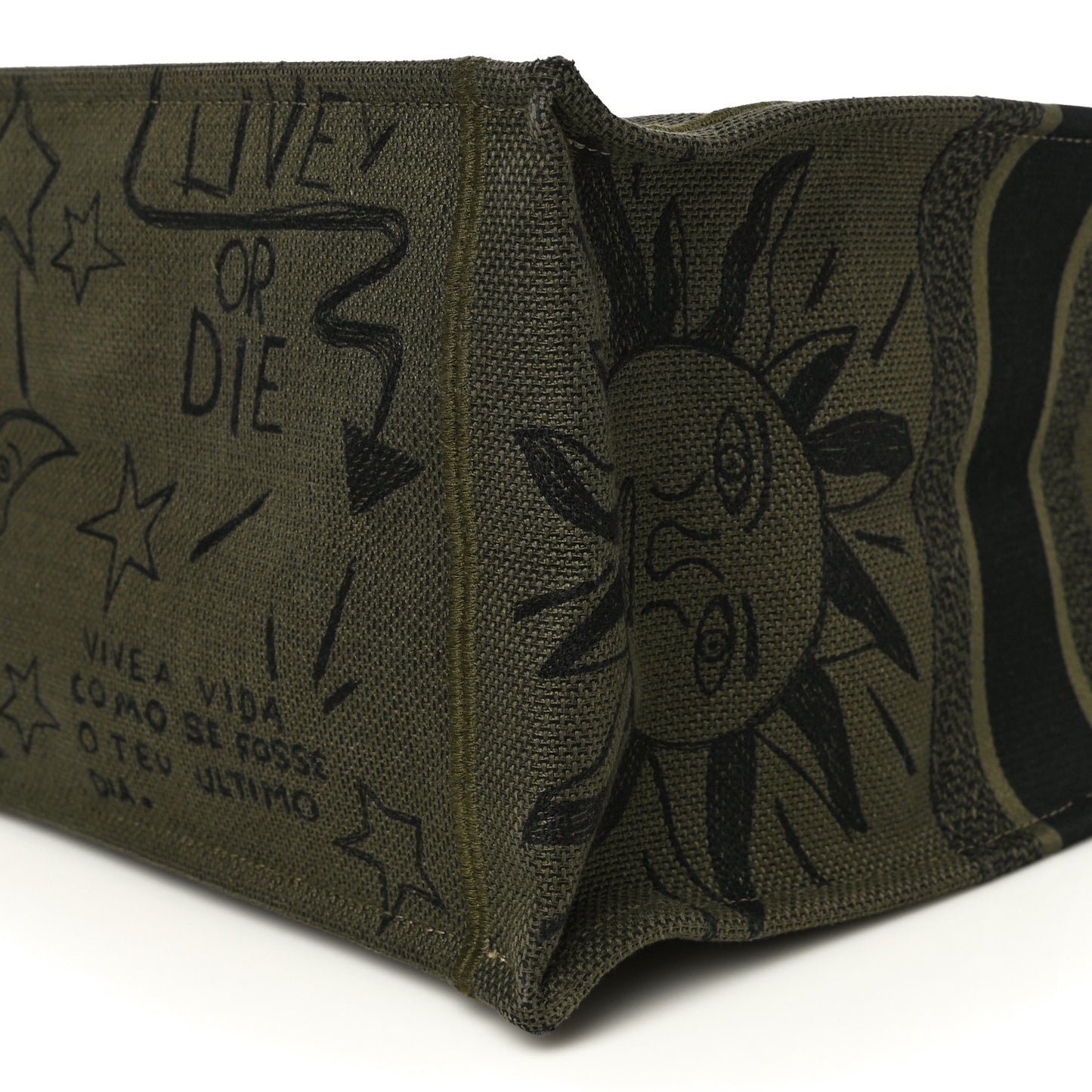 Canvas Embroidered Graffiti Book Tote Vert