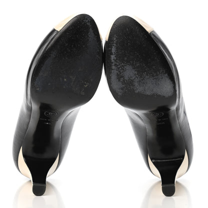 Chanel Lambskin Cap Toe CC Pumps 38.5 Black Beige 4 of 4