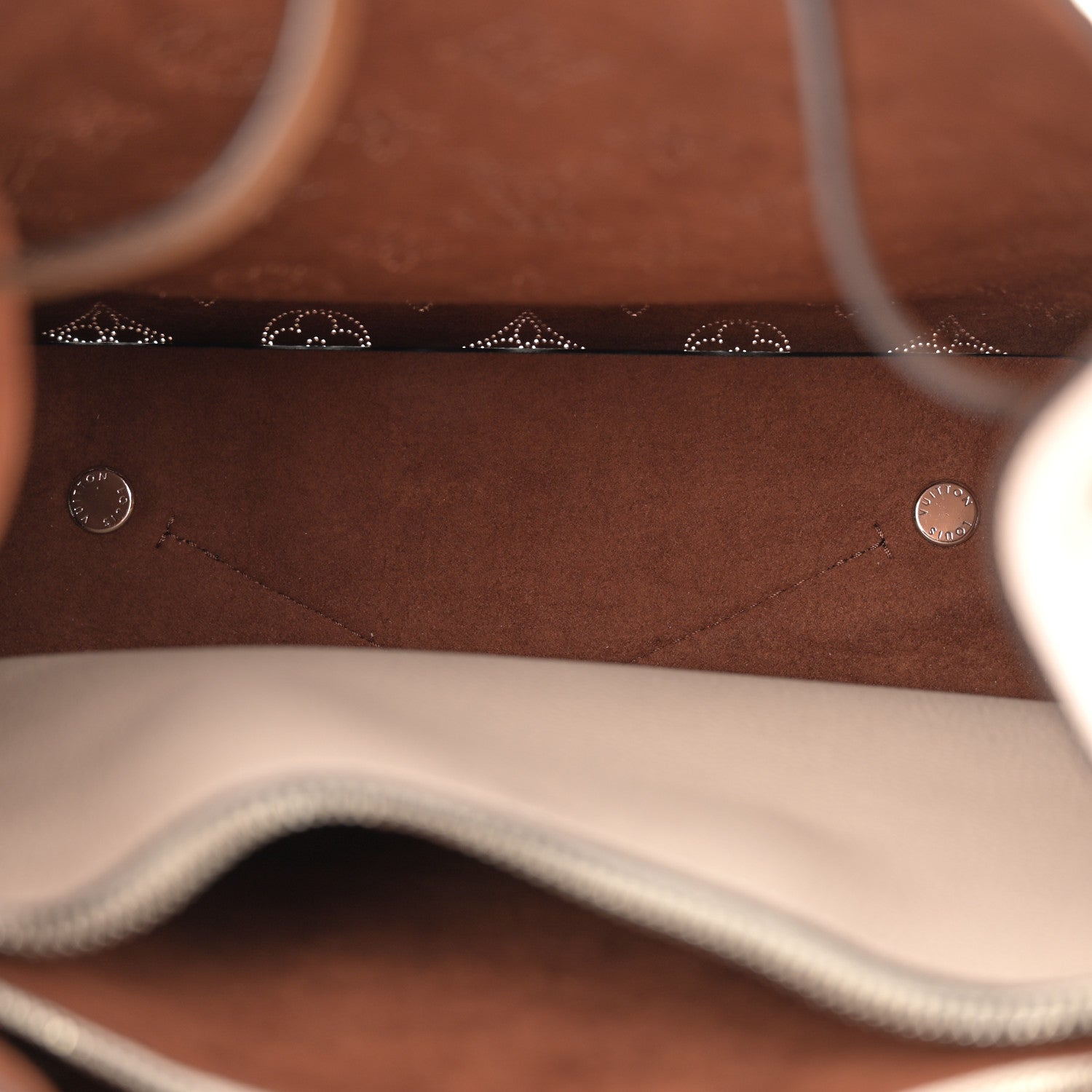 Louis Vuitton Mahina Muria Creme 5 of 12
