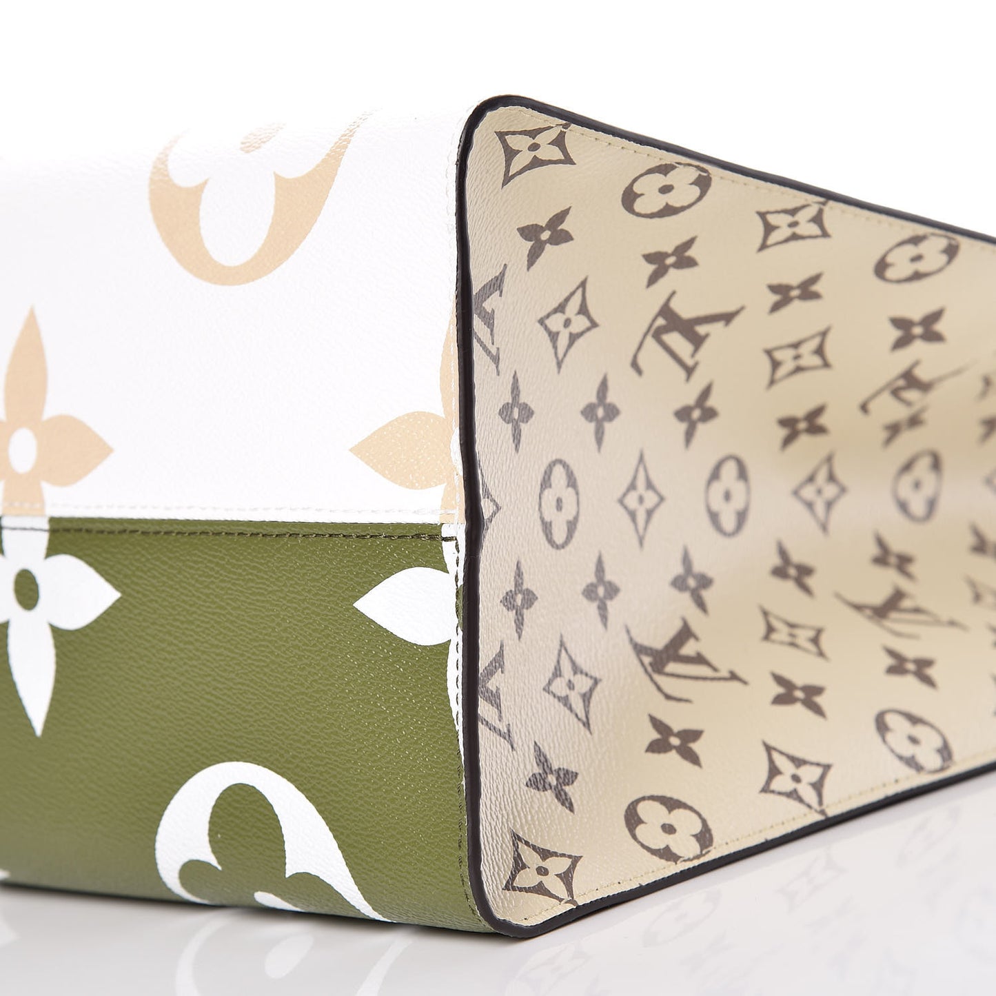 Monogram Giant Onthego GM Kaki Beige