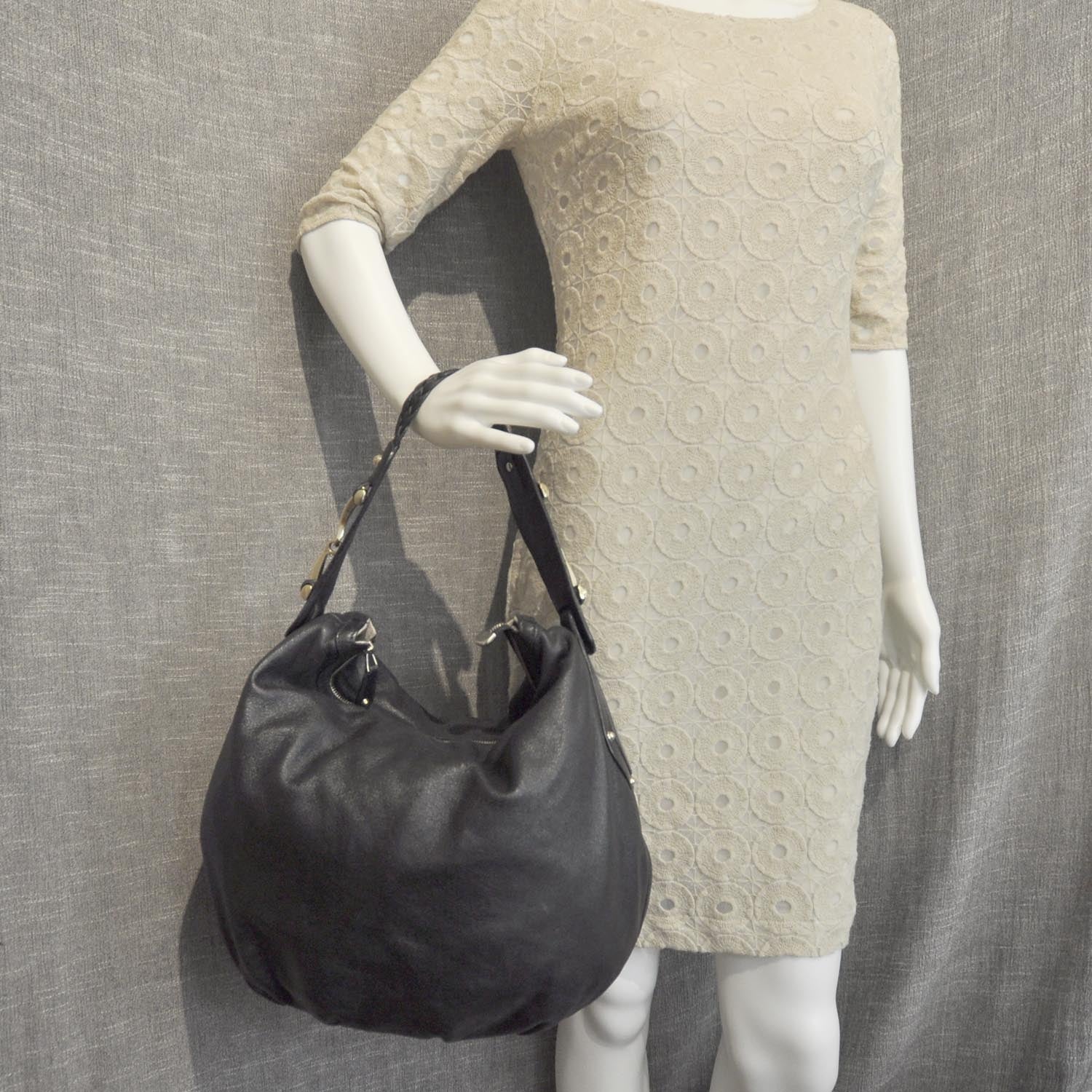 Gucci Leather Pelham Medium Hobo Black 2 of 8