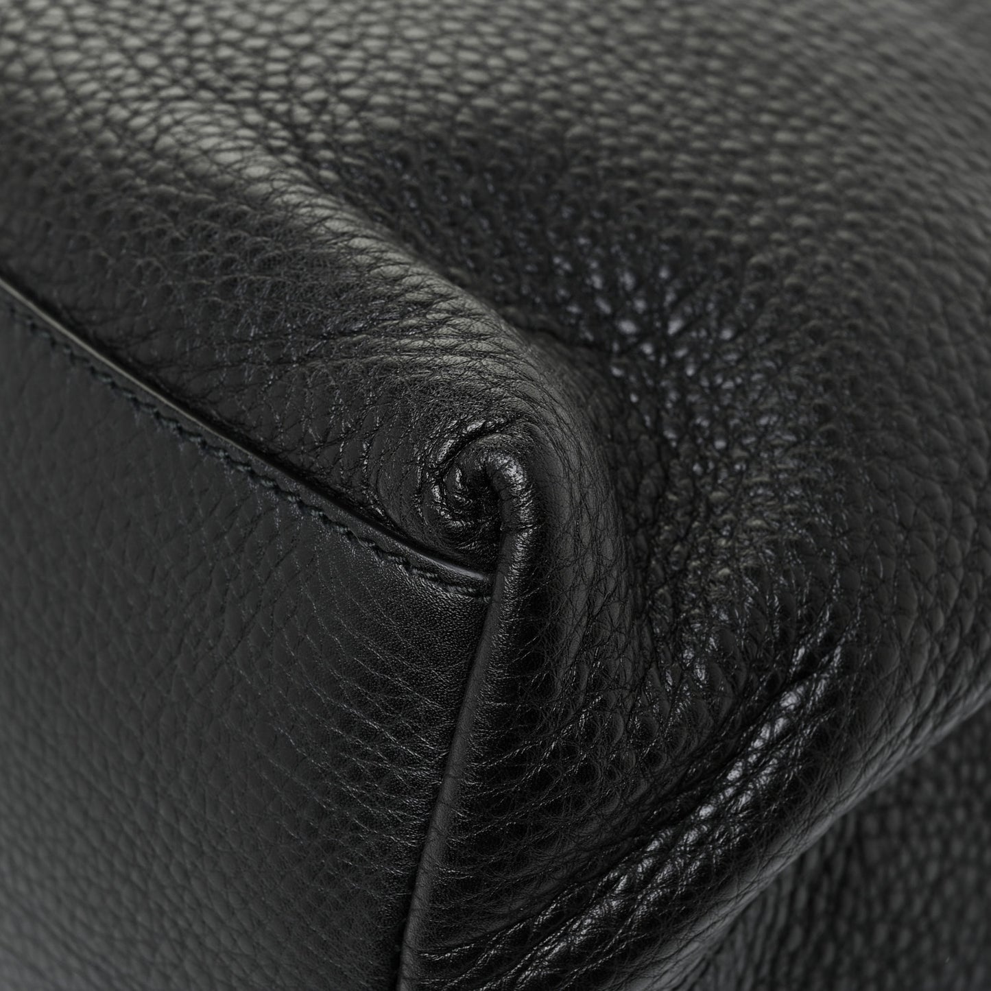 Pebbled Calfskin Medium Soho Chain Shoulder Bag Black