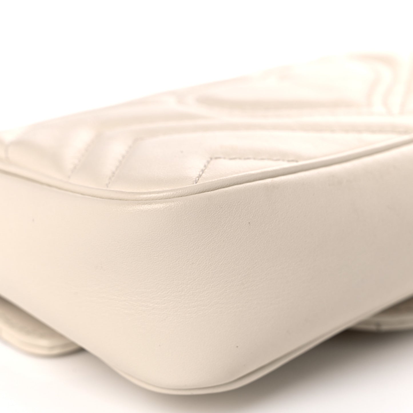 Calfskin Matelasse Super Mini GG Marmont Shoulder Bag White
