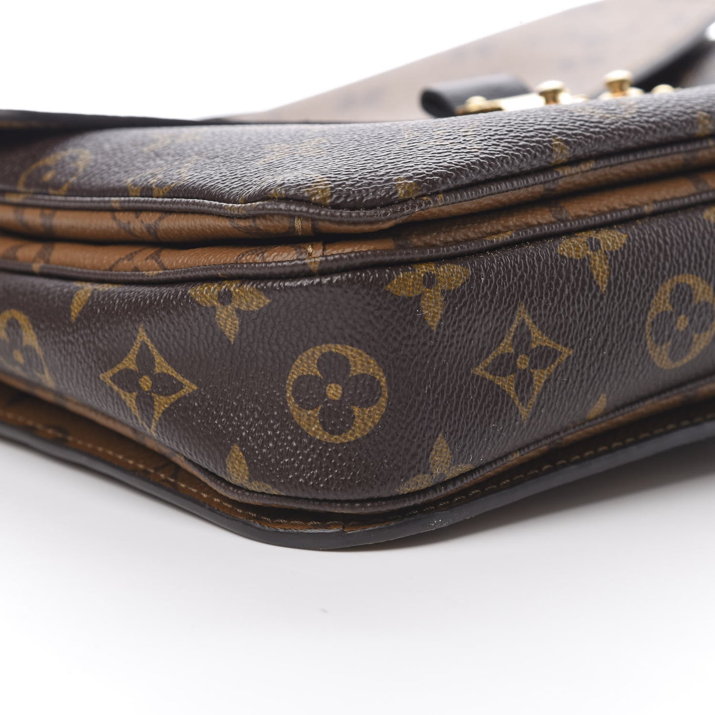 Reverse Monogram Pochette Metis